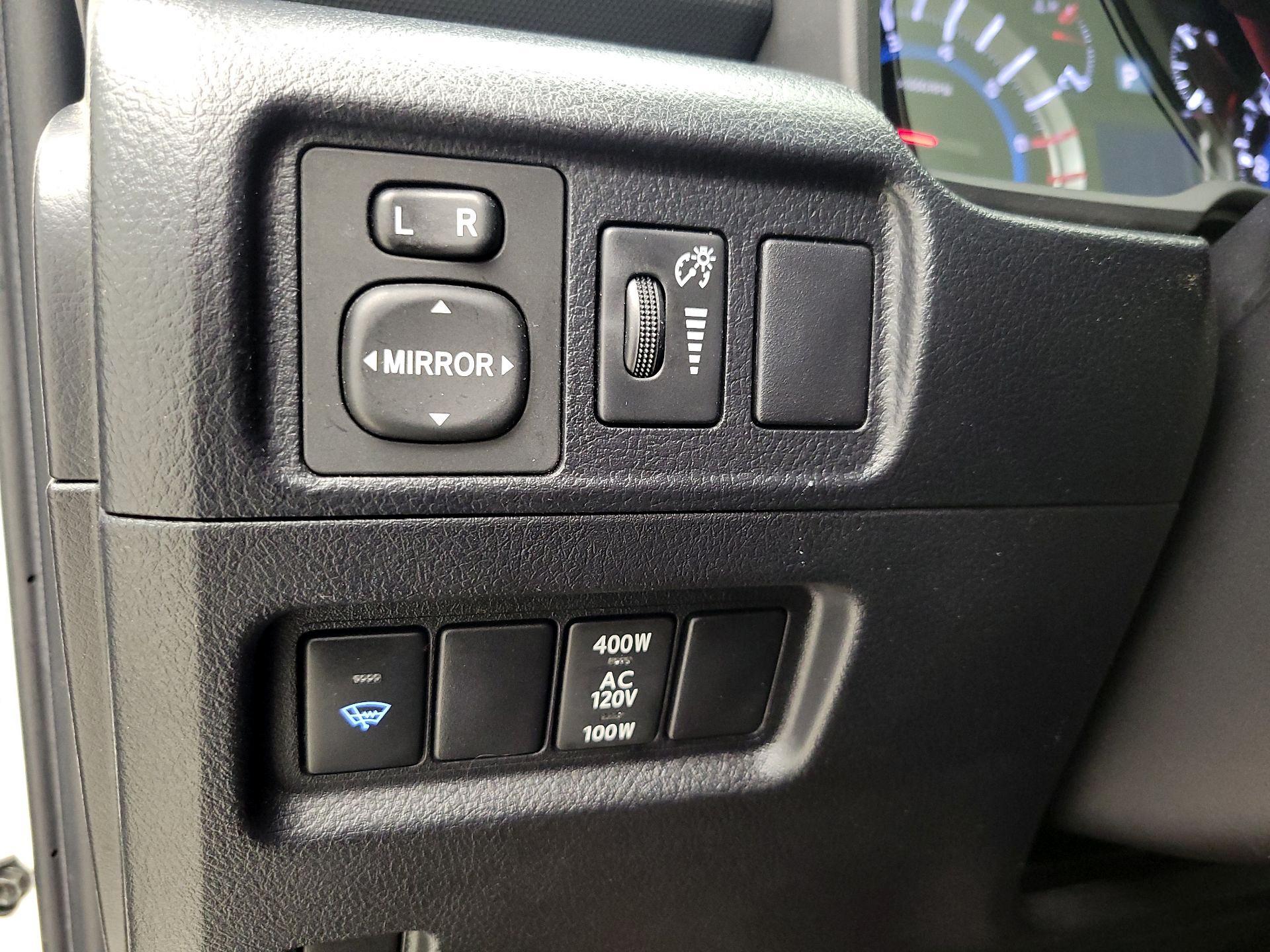 Thumbnail: 2019 Toyota 4Runner - 13