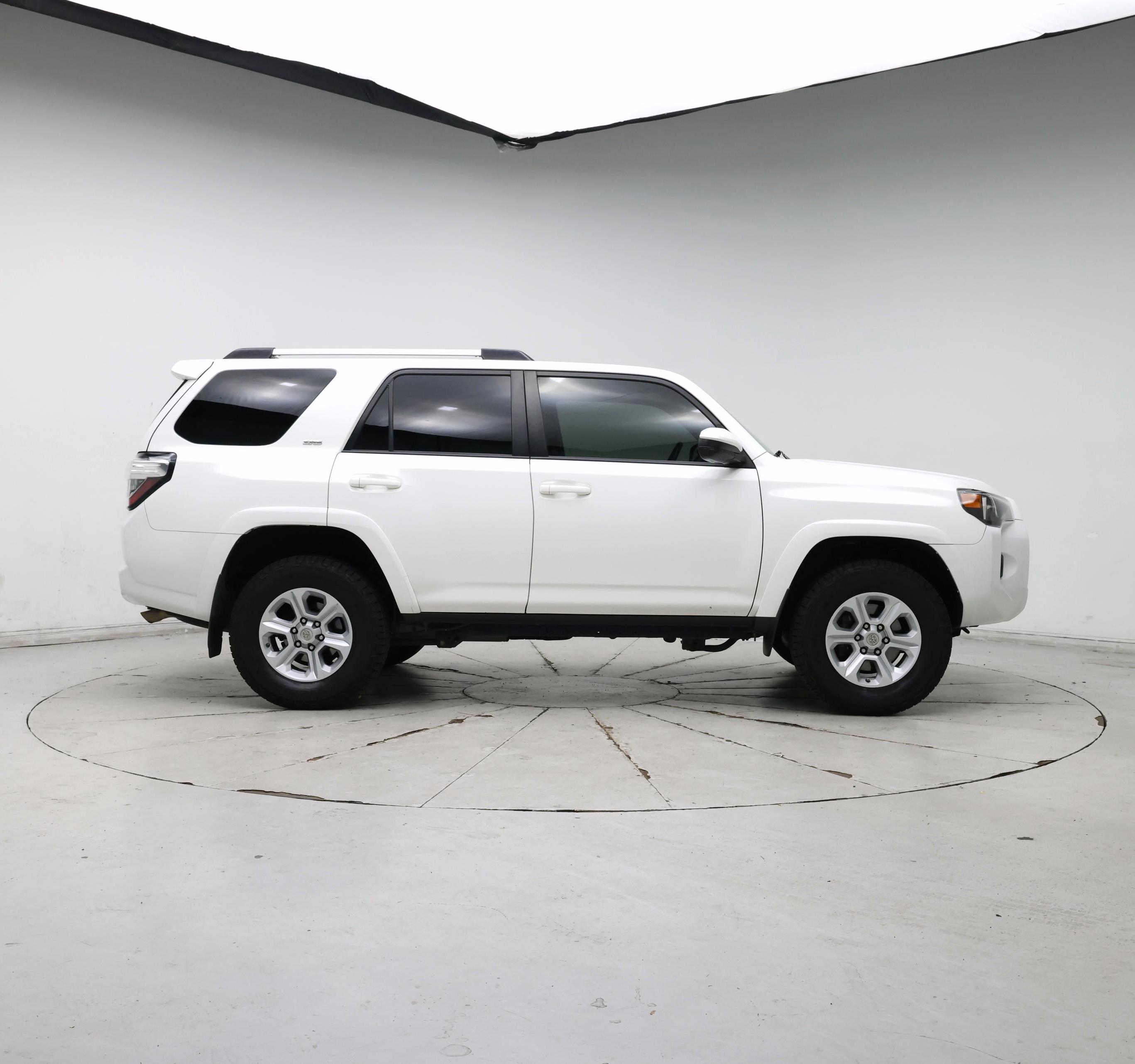 Thumbnail: 2019 Toyota 4Runner - 7