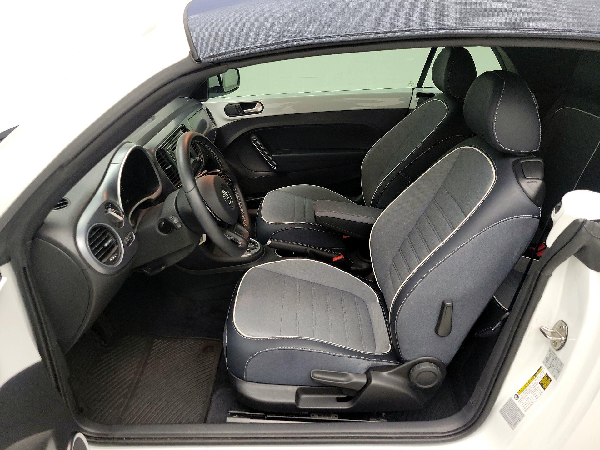 Thumbnail: 2016 Volkswagen Beetle - 11