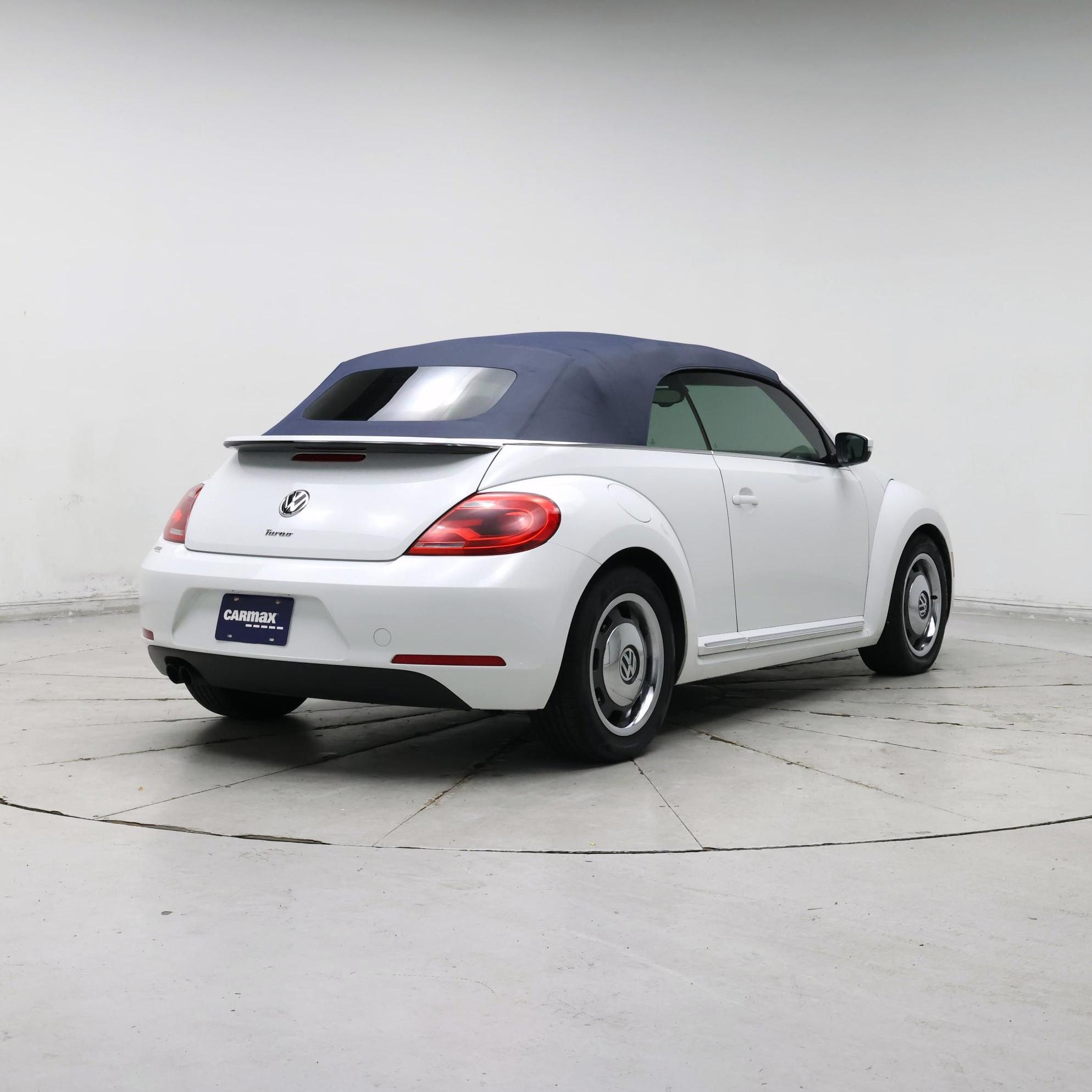 Thumbnail: 2016 Volkswagen Beetle - 8