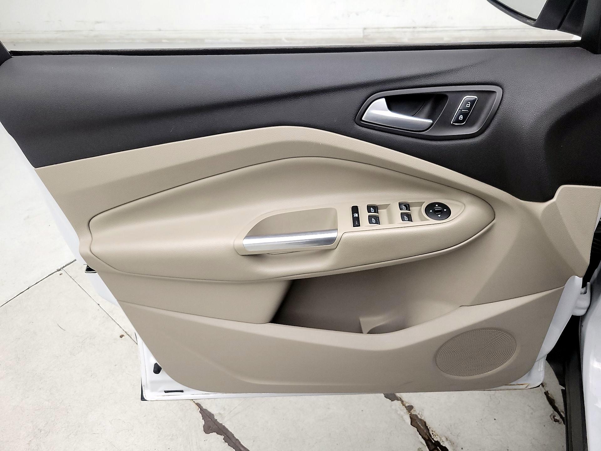 Thumbnail: 2015 Ford Escape - 12