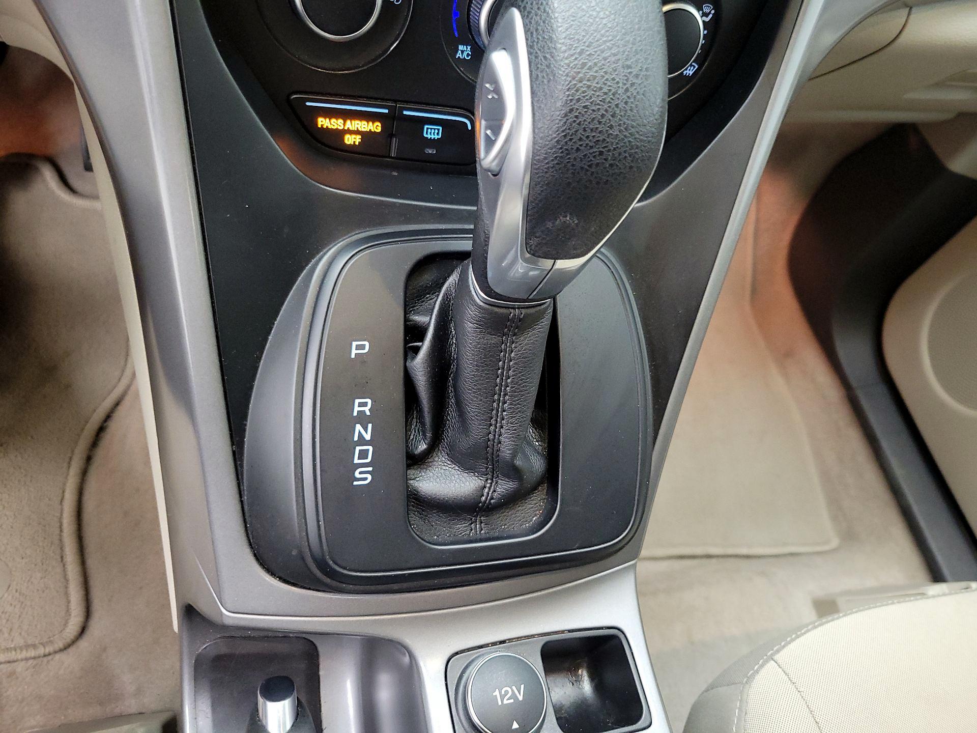 Thumbnail: 2015 Ford Escape - 17
