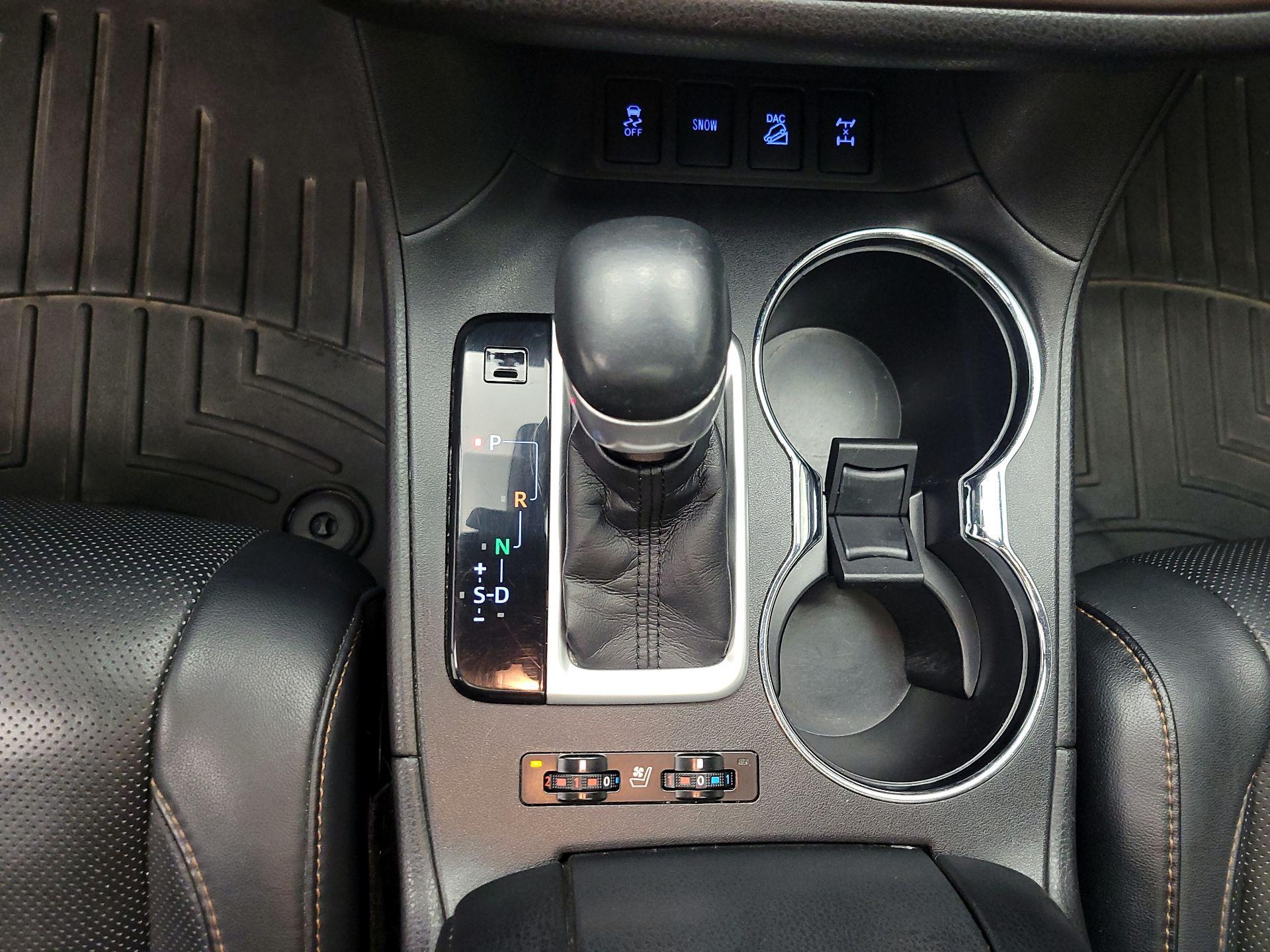 Thumbnail: 2017 Toyota Highlander - 17