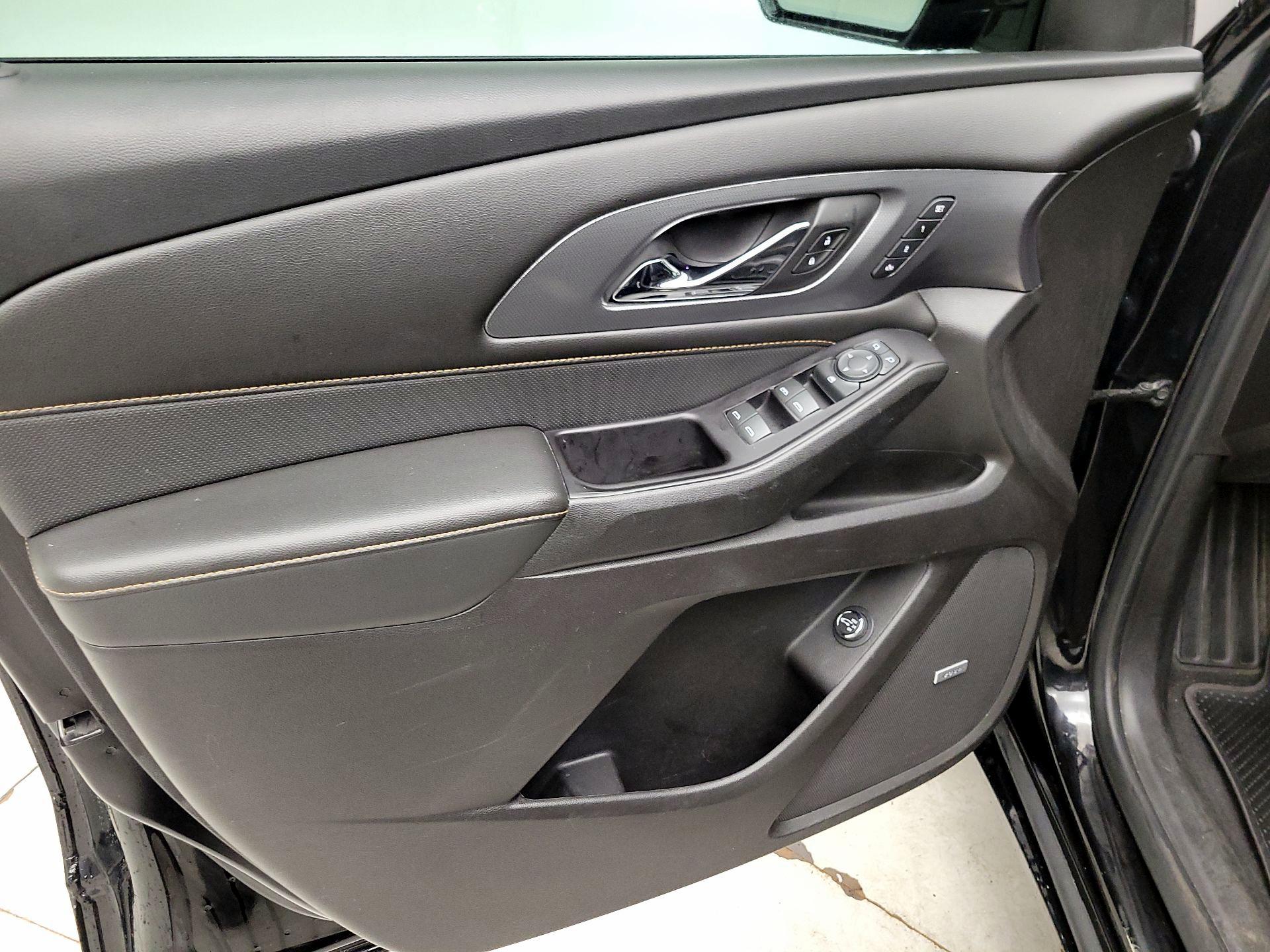 Thumbnail: 2019 Chevrolet Traverse - 12