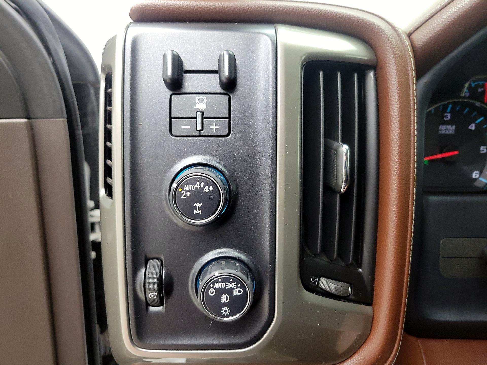 Thumbnail: 2017 Chevrolet Silverado 1500 - 13