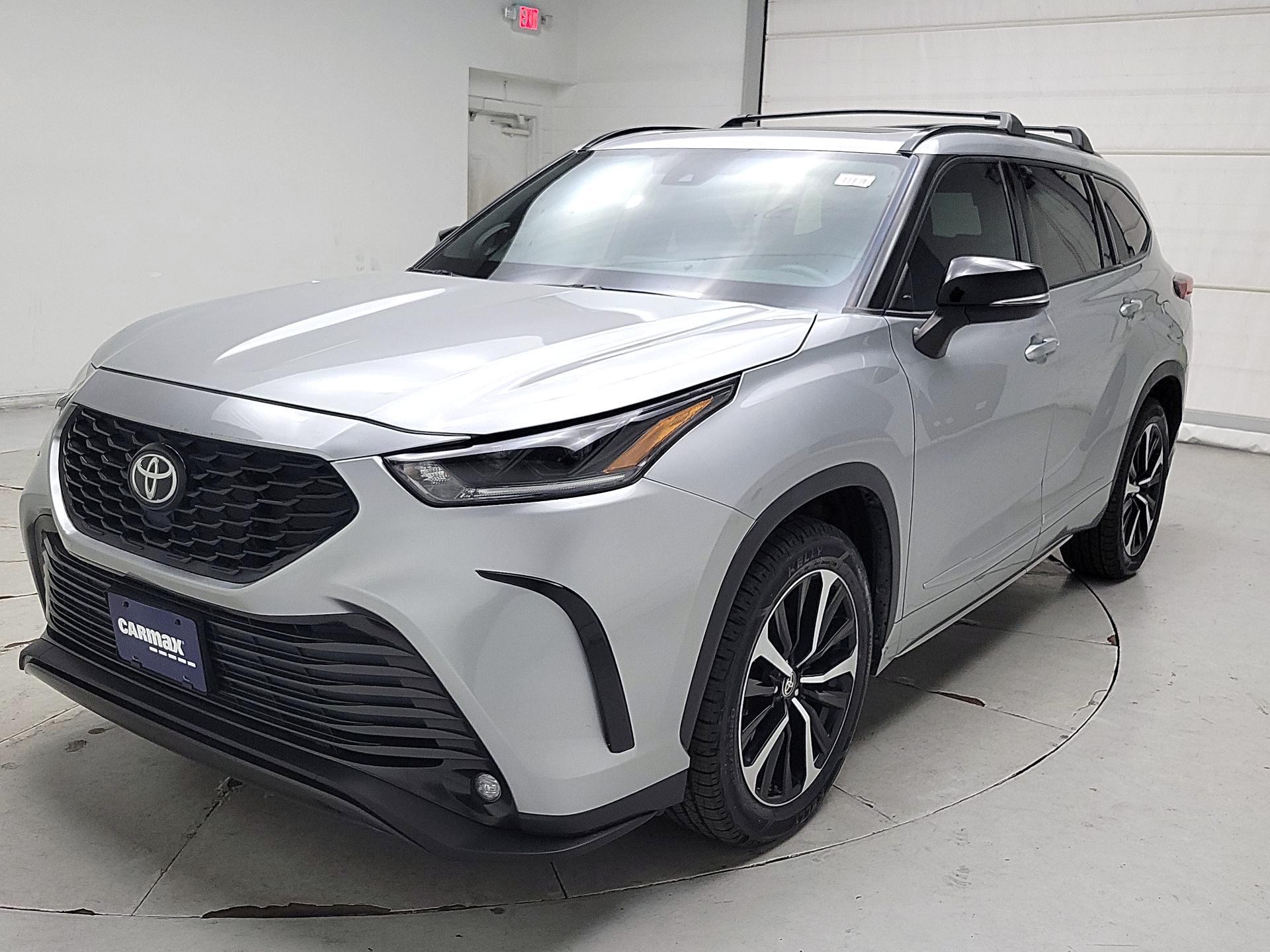 Thumbnail: 2022 Toyota Highlander - 3