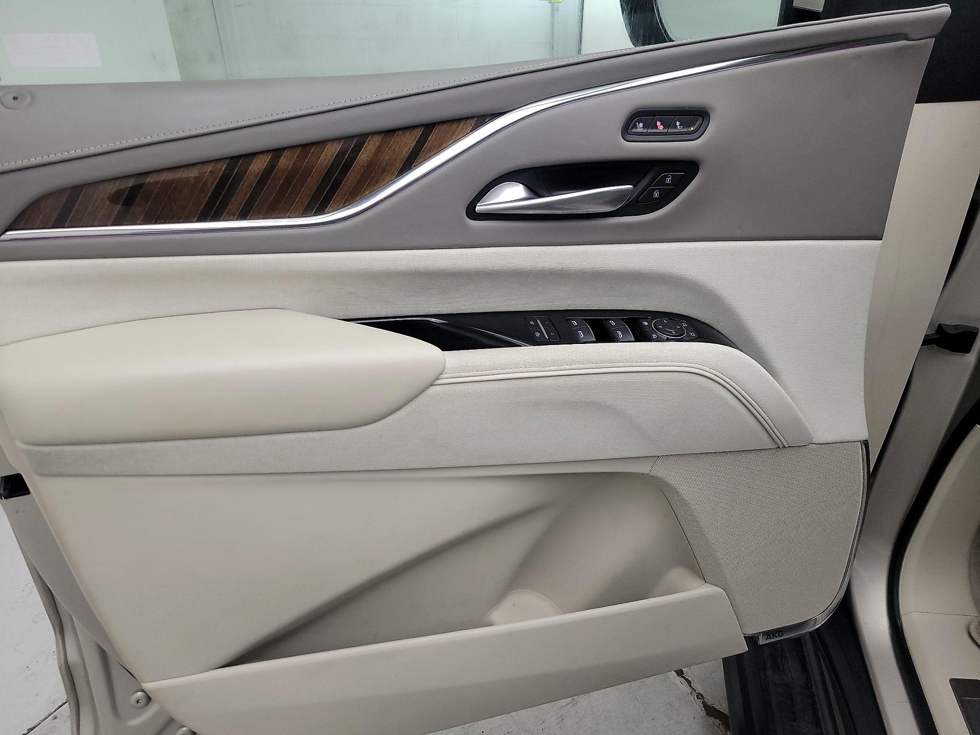 Thumbnail: 2023 Cadillac Escalade - 10