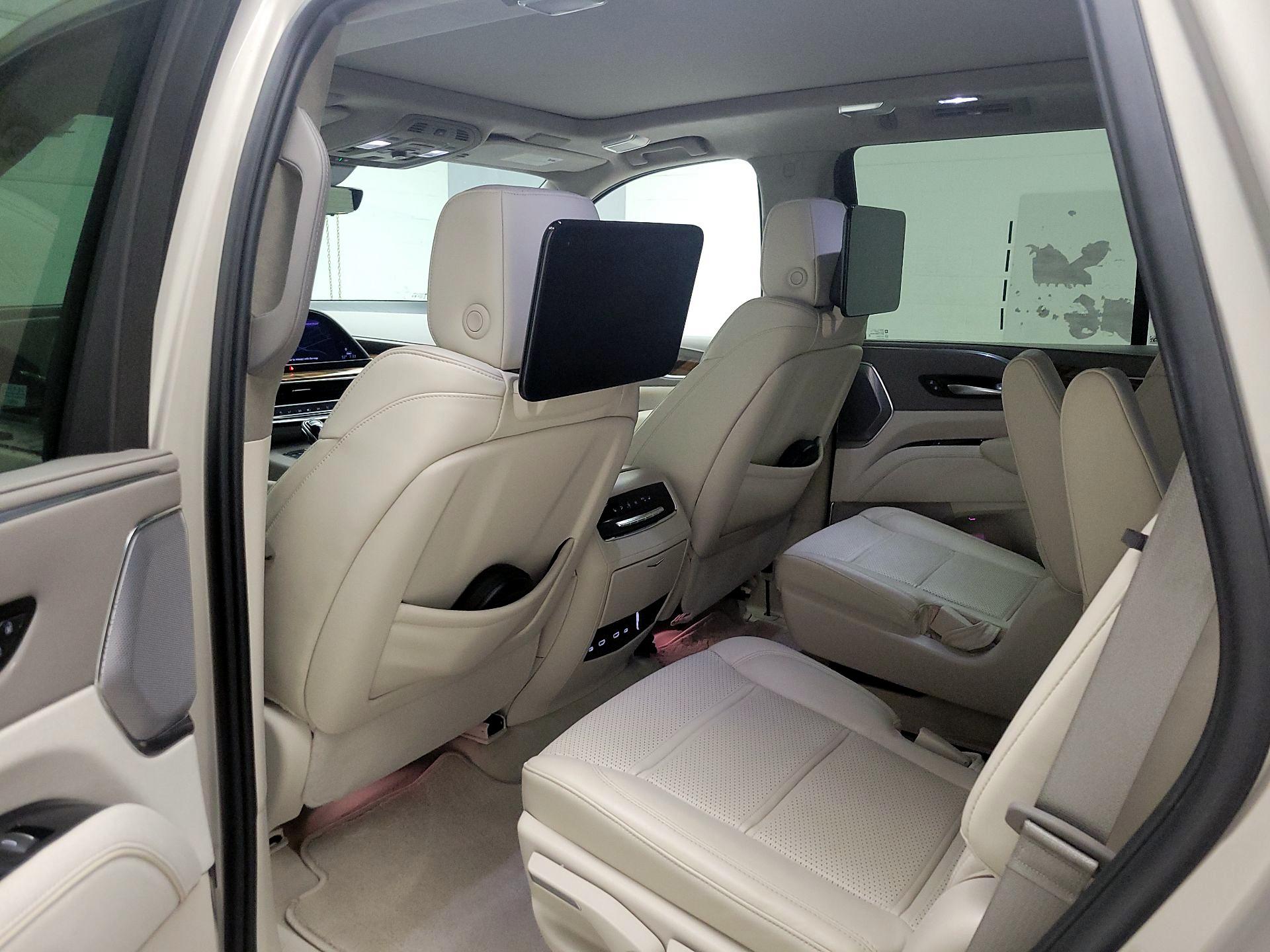 Thumbnail: 2023 Cadillac Escalade - 18