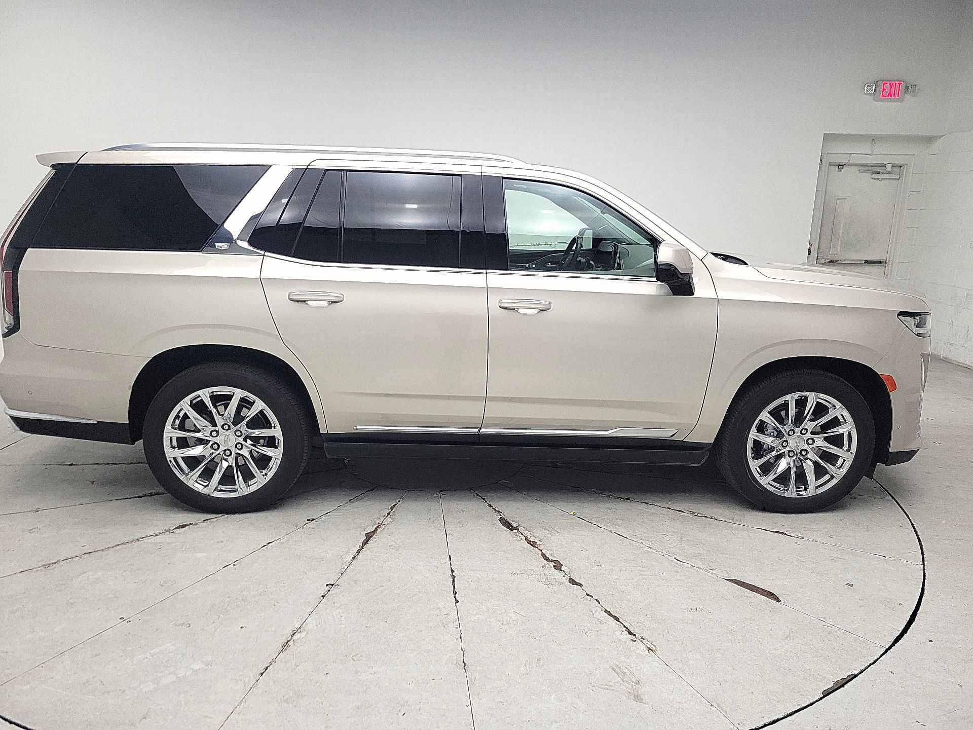 Thumbnail: 2023 Cadillac Escalade - 4