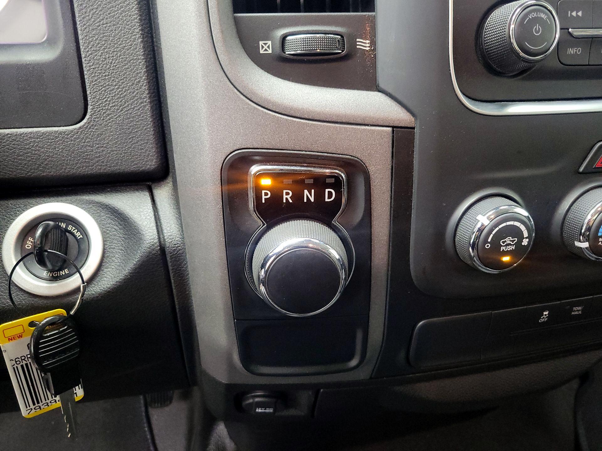 Thumbnail: 2019 RAM 1500 Classic - 17