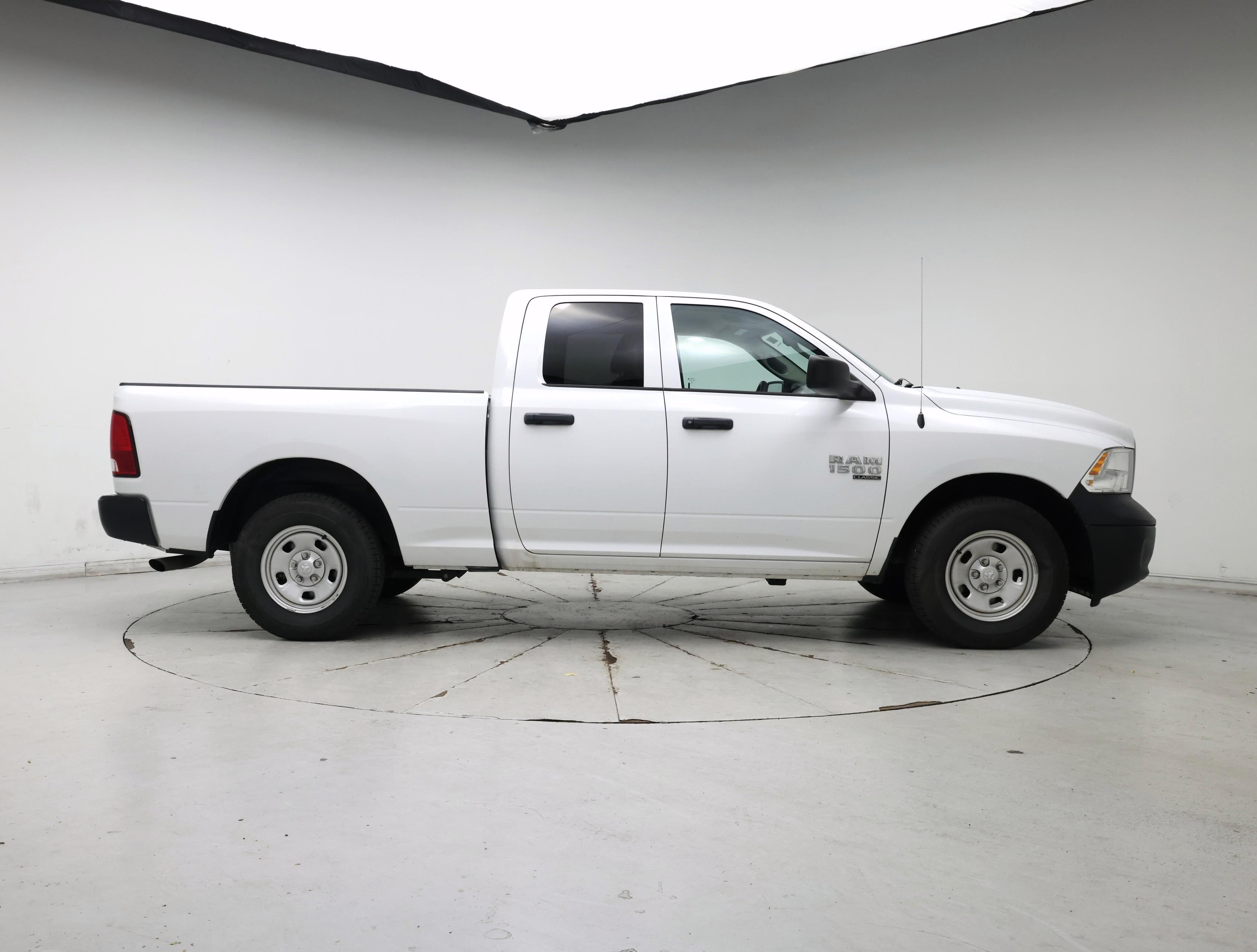 Thumbnail: 2019 RAM 1500 Classic - 7