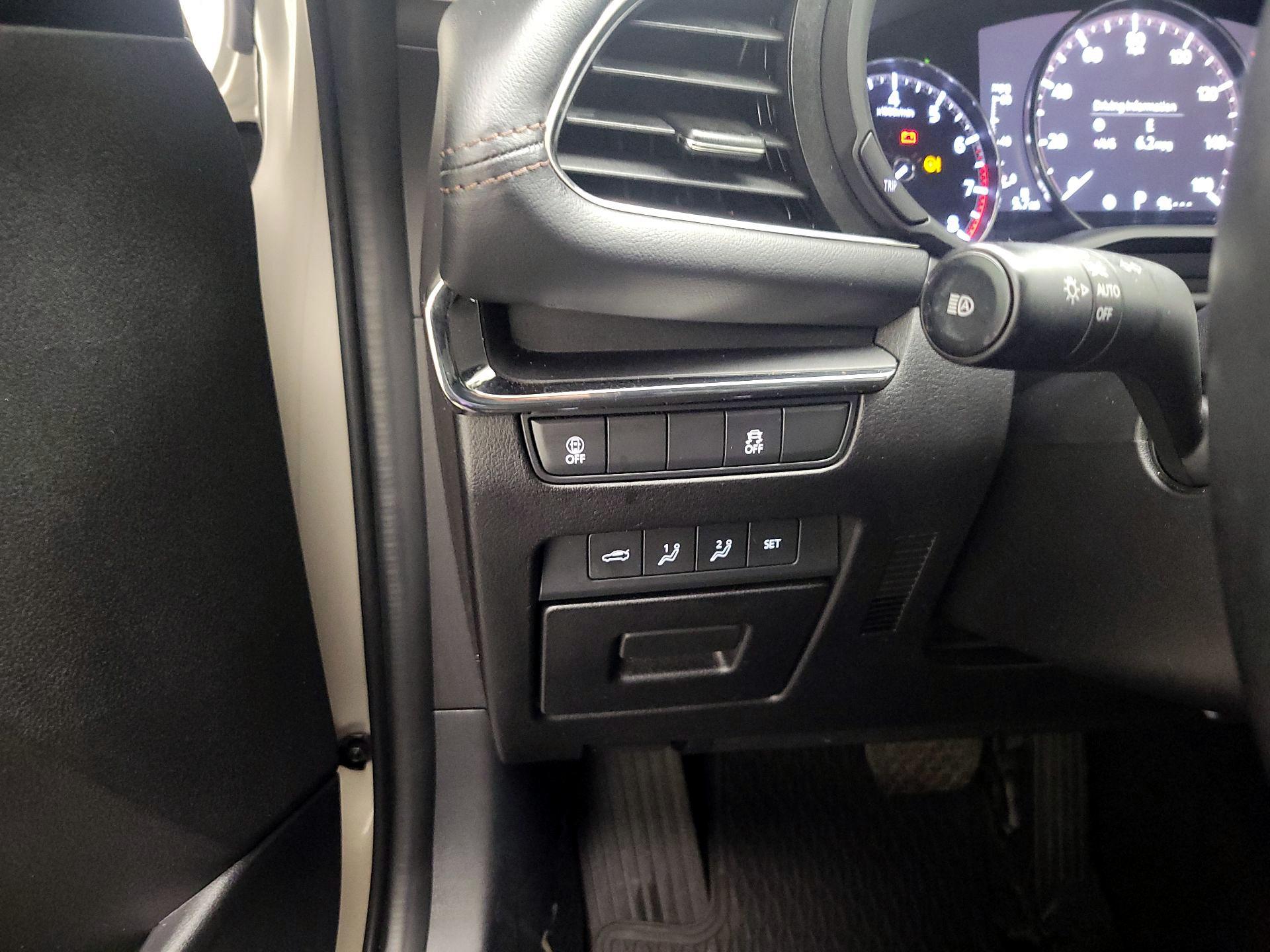 Thumbnail: 2022 Mazda Mazda3 - 11