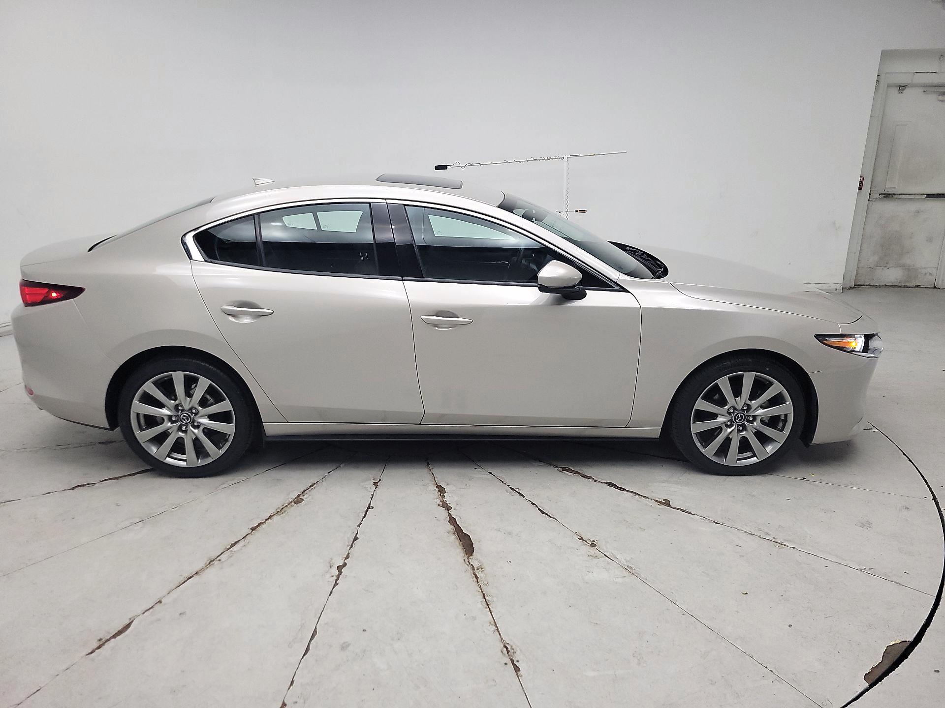 Thumbnail: 2022 Mazda Mazda3 - 4