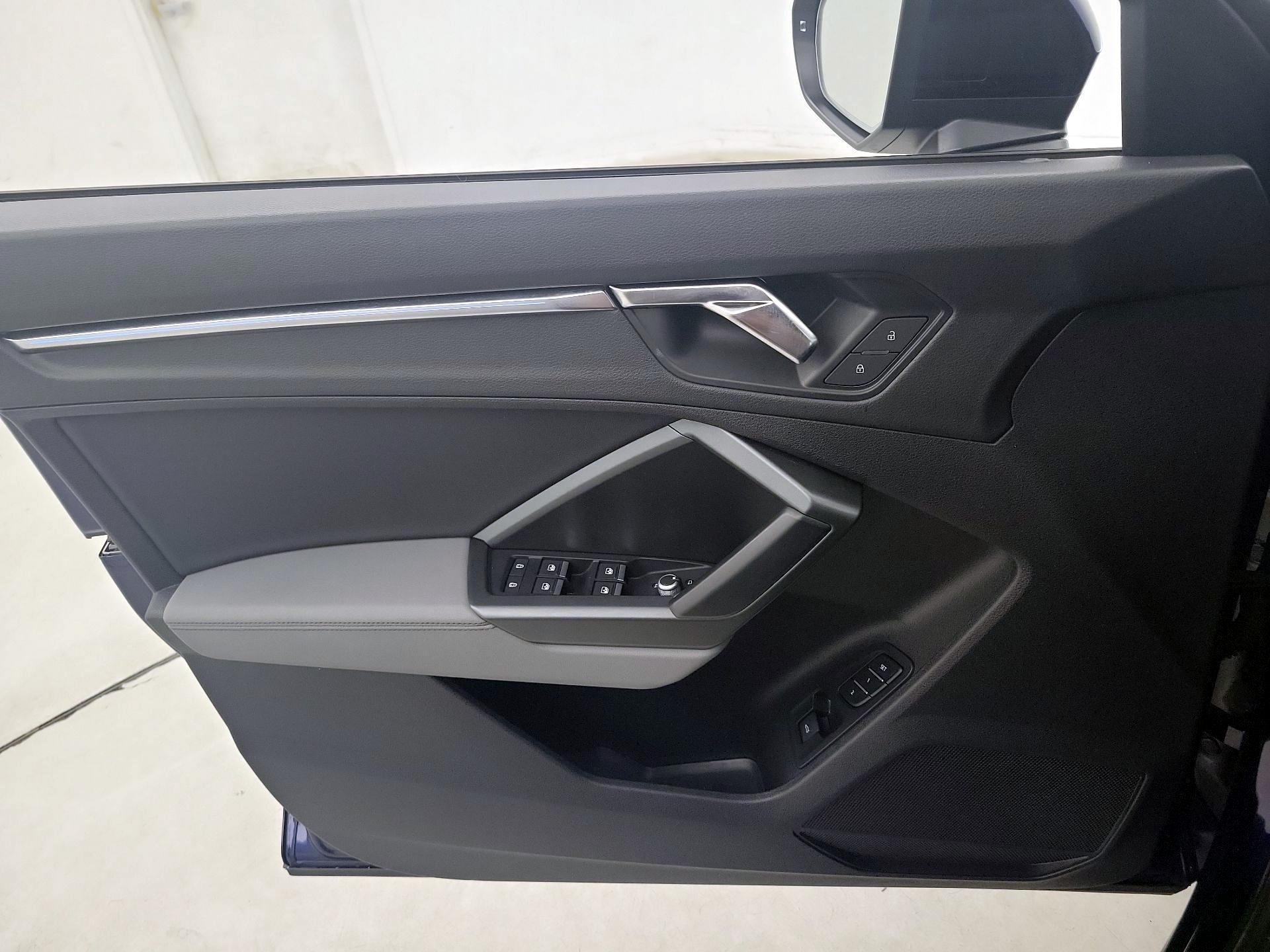 Thumbnail: 2022 Audi Q3 - 12