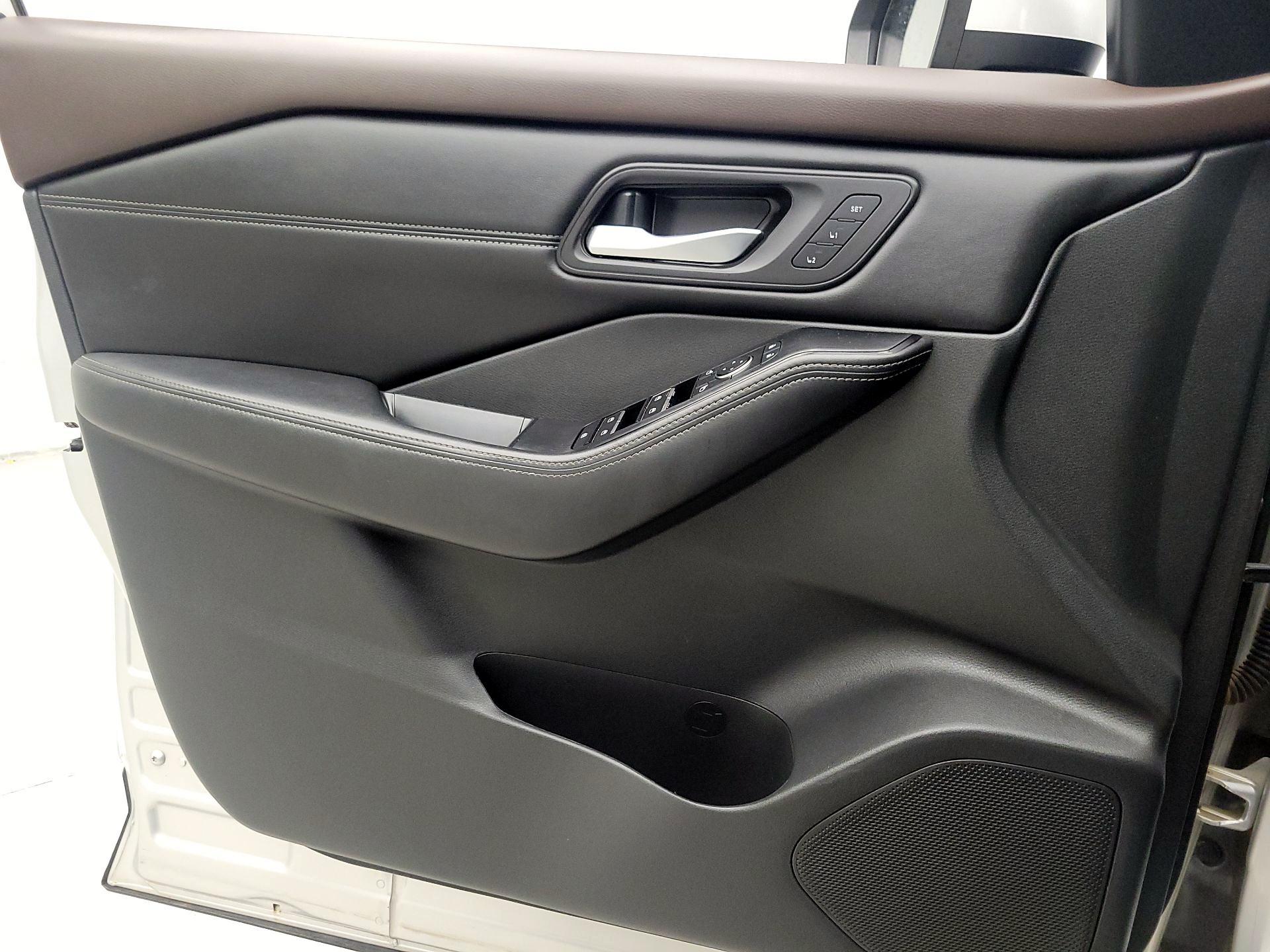 Thumbnail: 2022 Nissan Rogue - 12