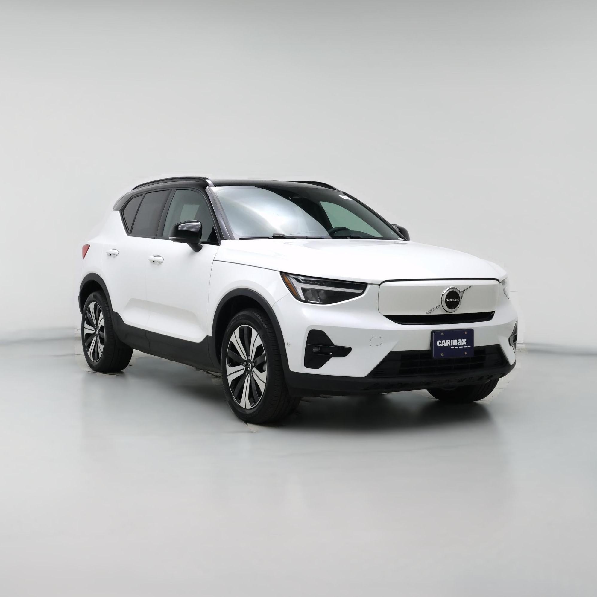 Thumbnail: 2023 Volvo XC40 - 1