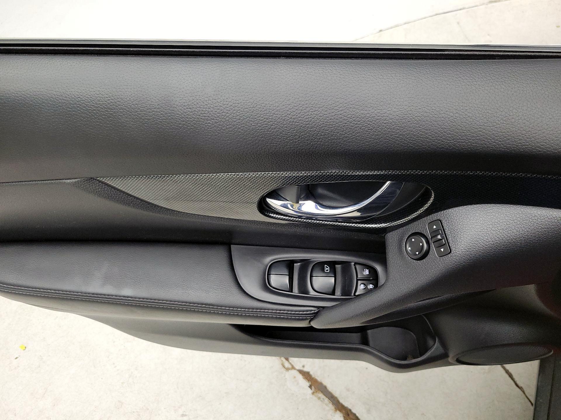 Thumbnail: 2015 Nissan Rogue - 12