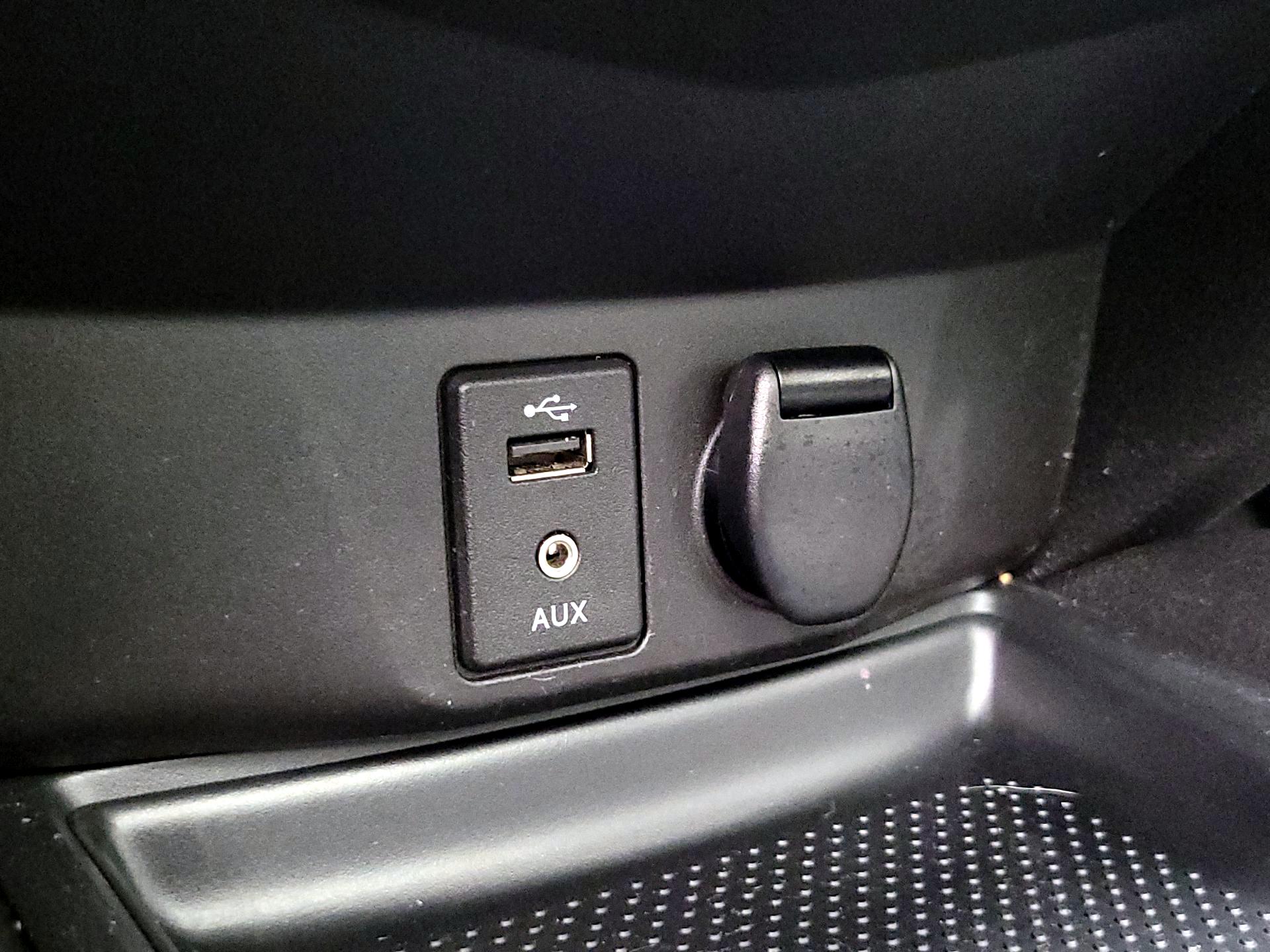 Thumbnail: 2015 Nissan Rogue - 19