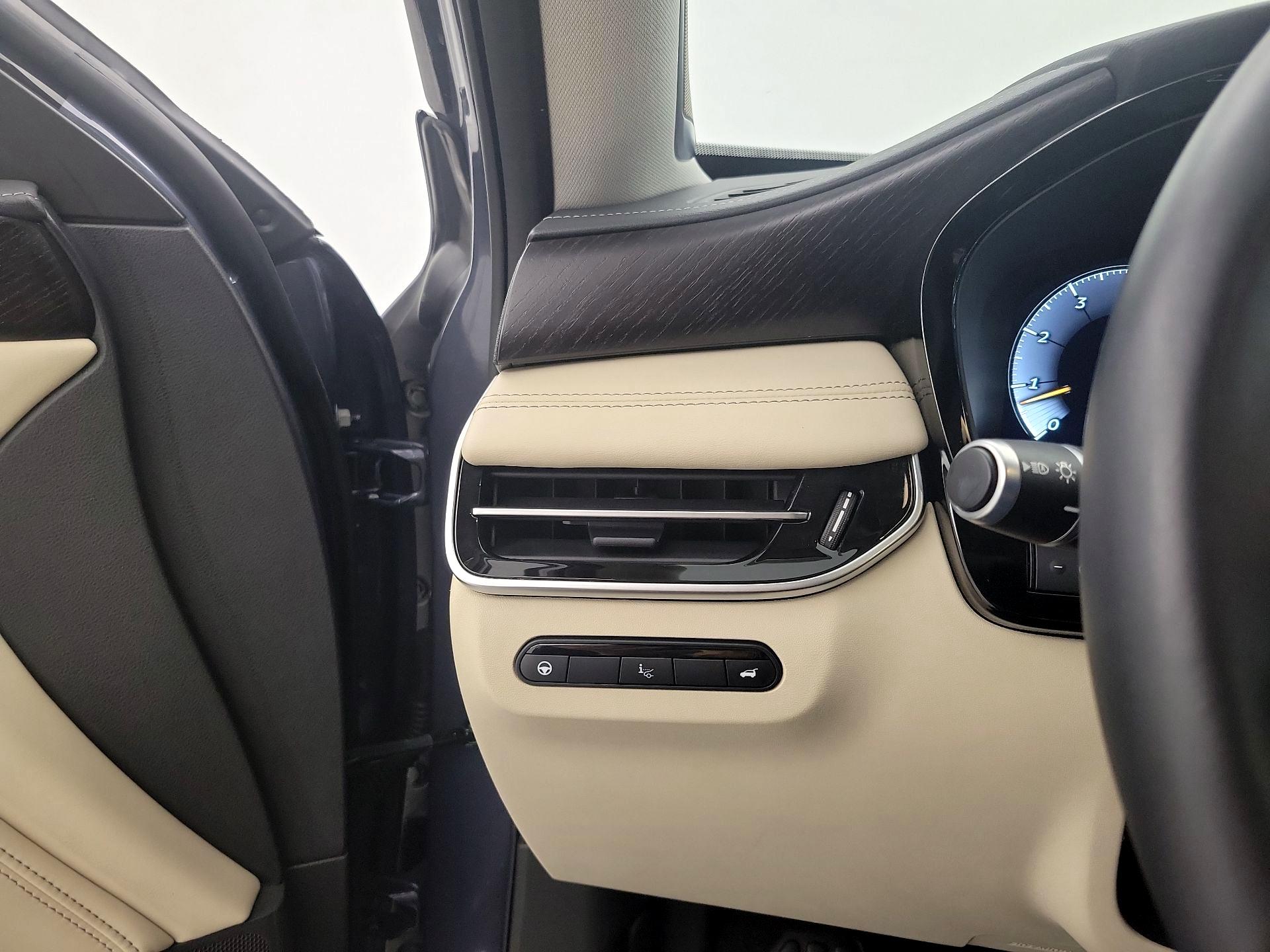 Thumbnail: 2023 INFINITI QX60 - 13