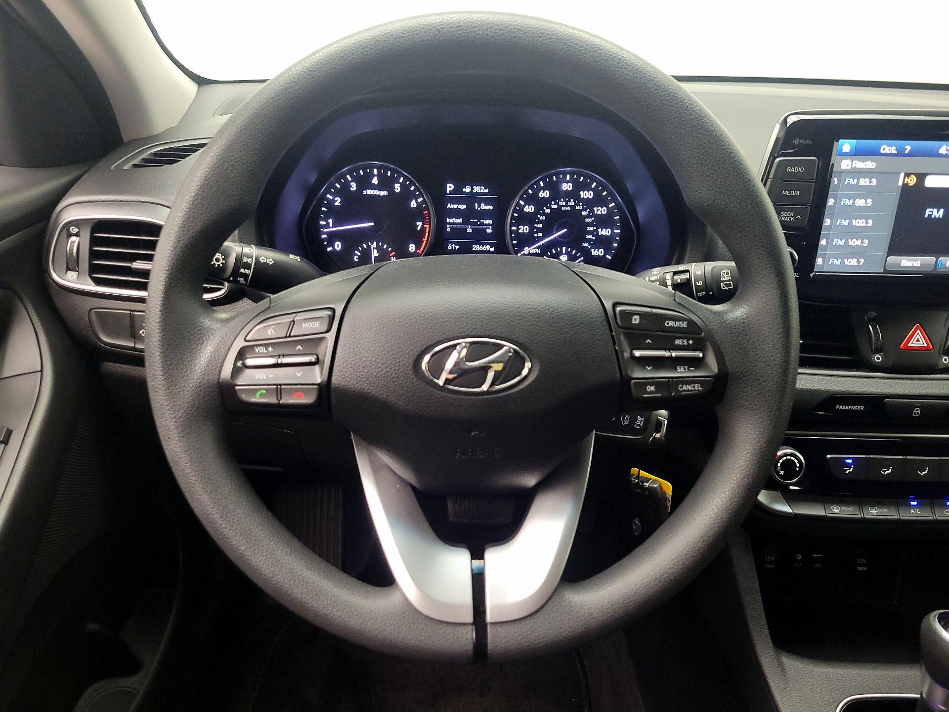 Thumbnail: 2018 Hyundai Elantra - 10