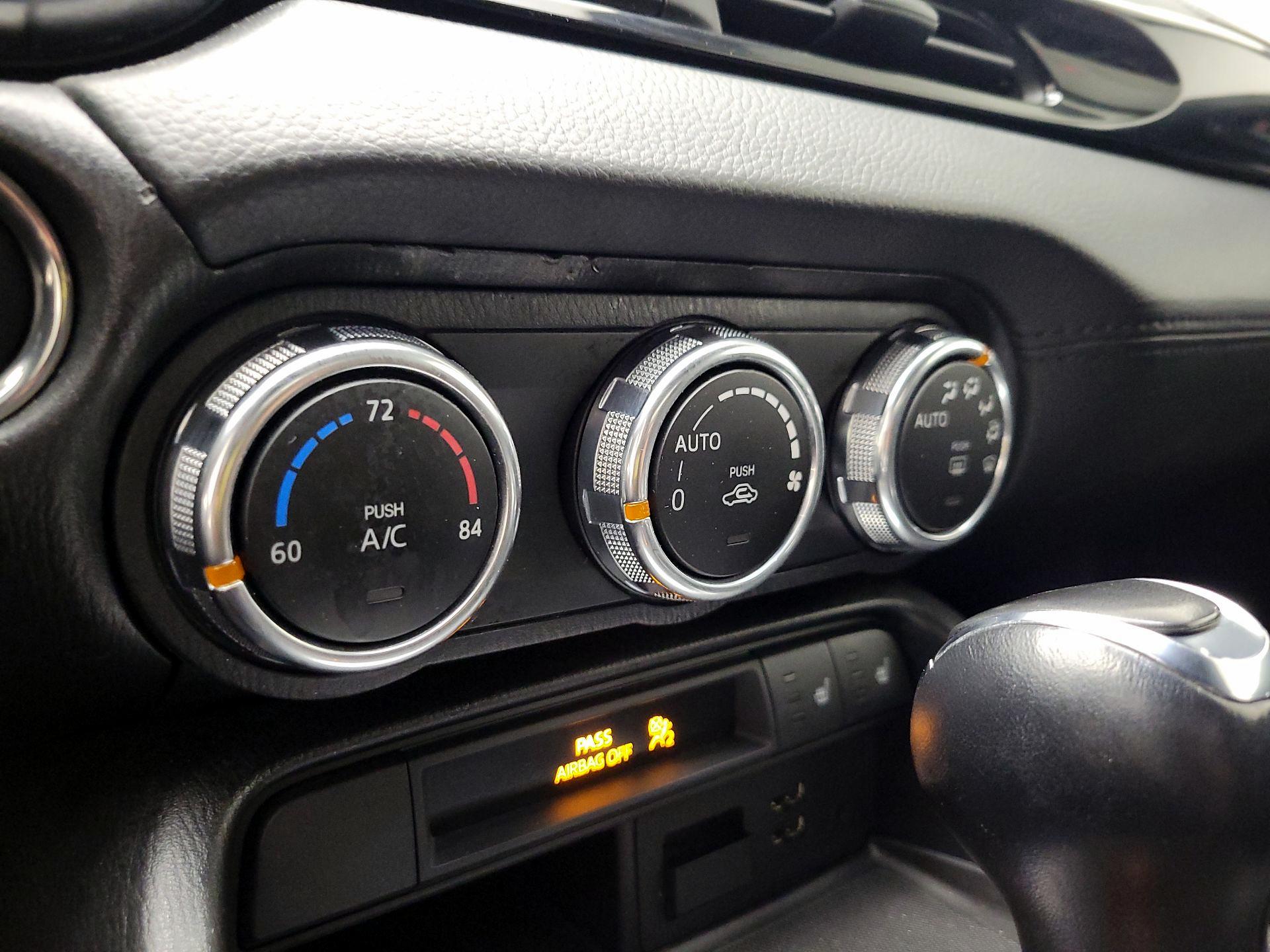 Thumbnail: 2017 Fiat 124 Spider - 17