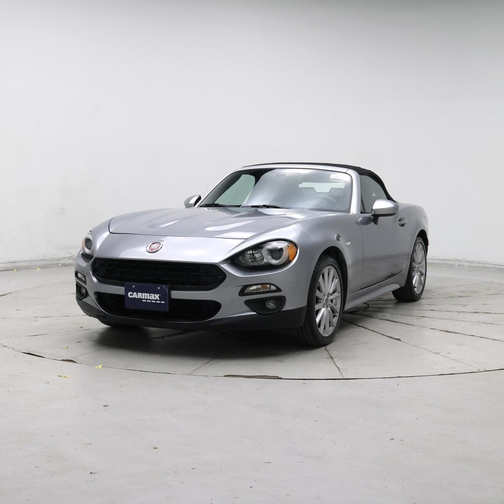 Thumbnail: 2017 Fiat 124 Spider - 4