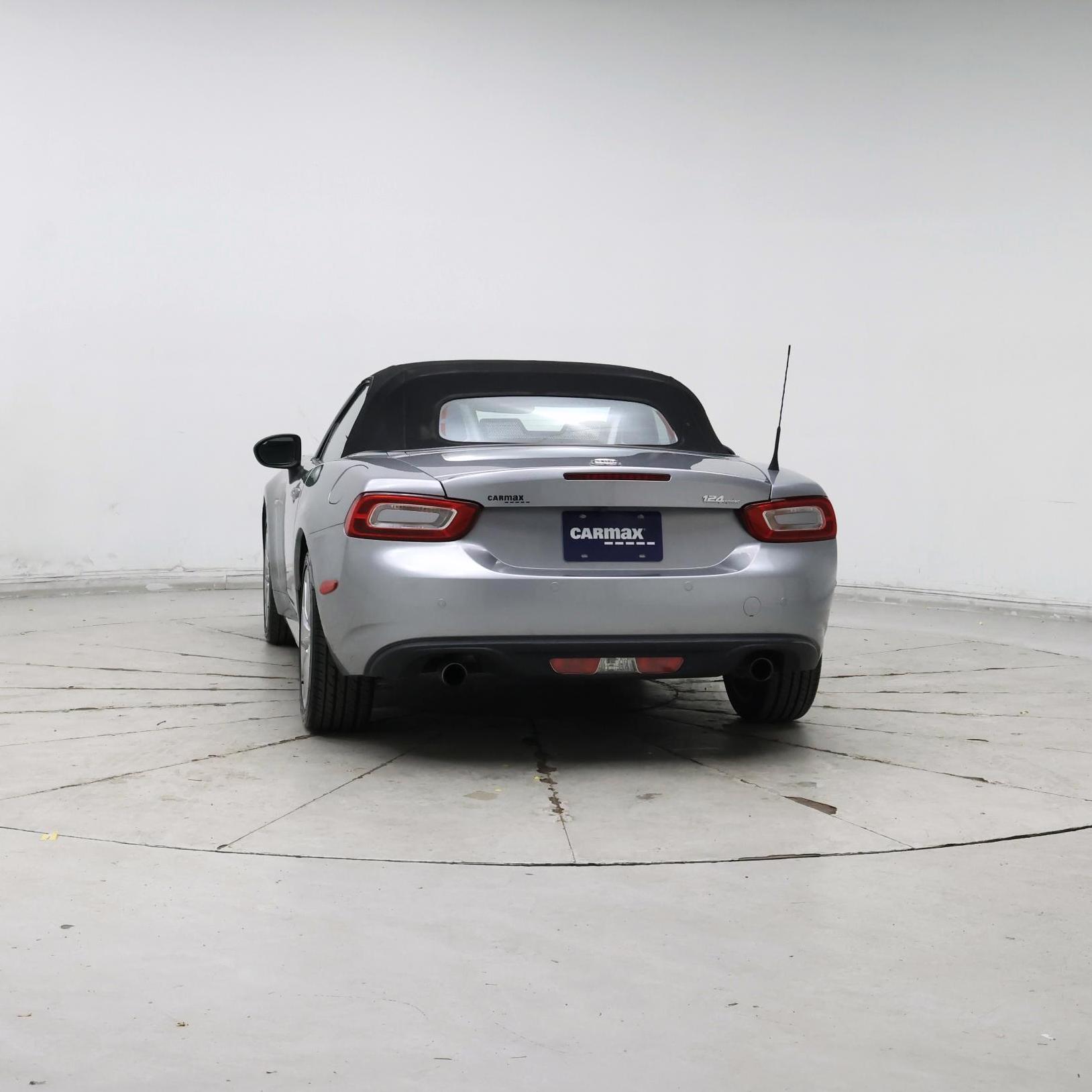 Thumbnail: 2017 Fiat 124 Spider - 6