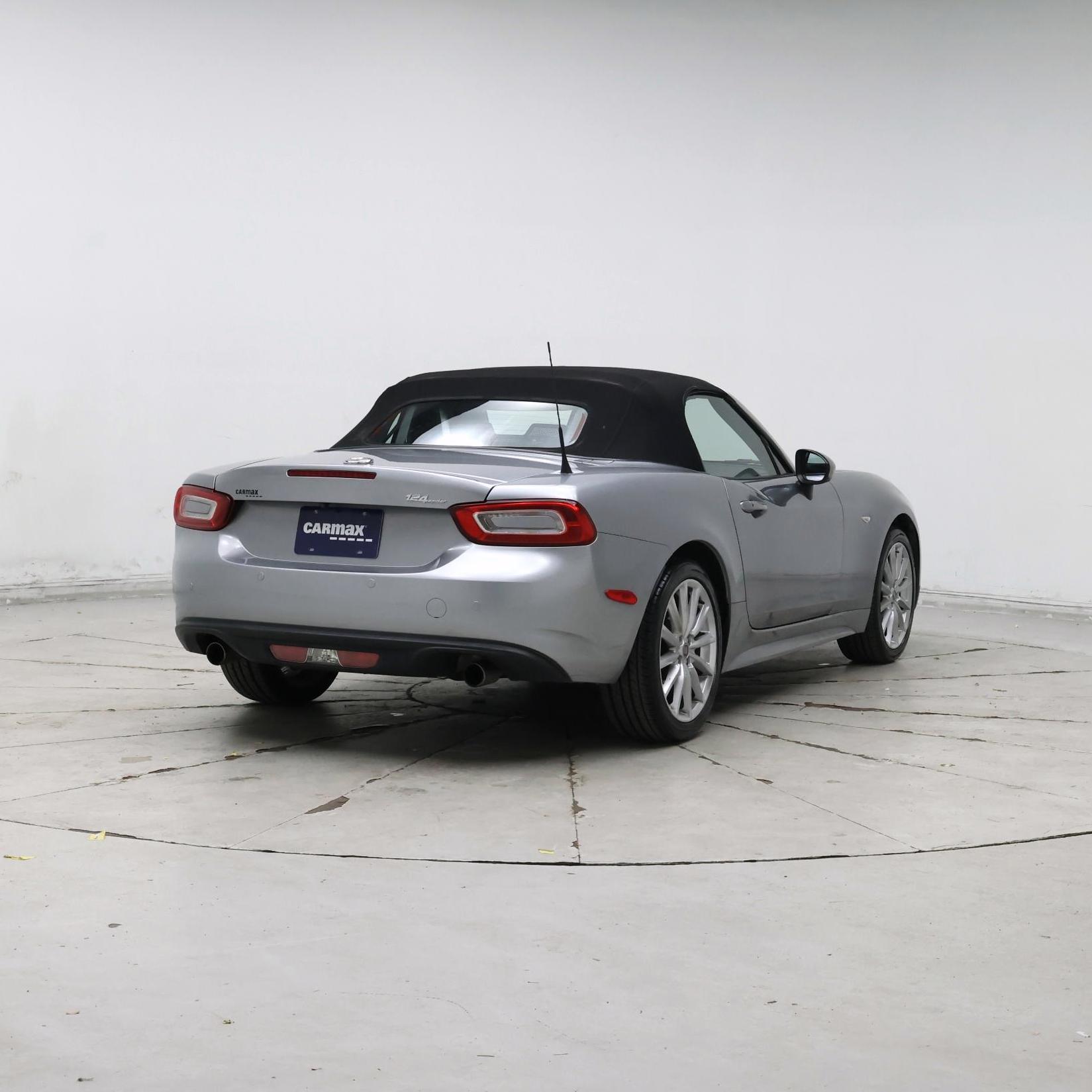 Thumbnail: 2017 Fiat 124 Spider - 8