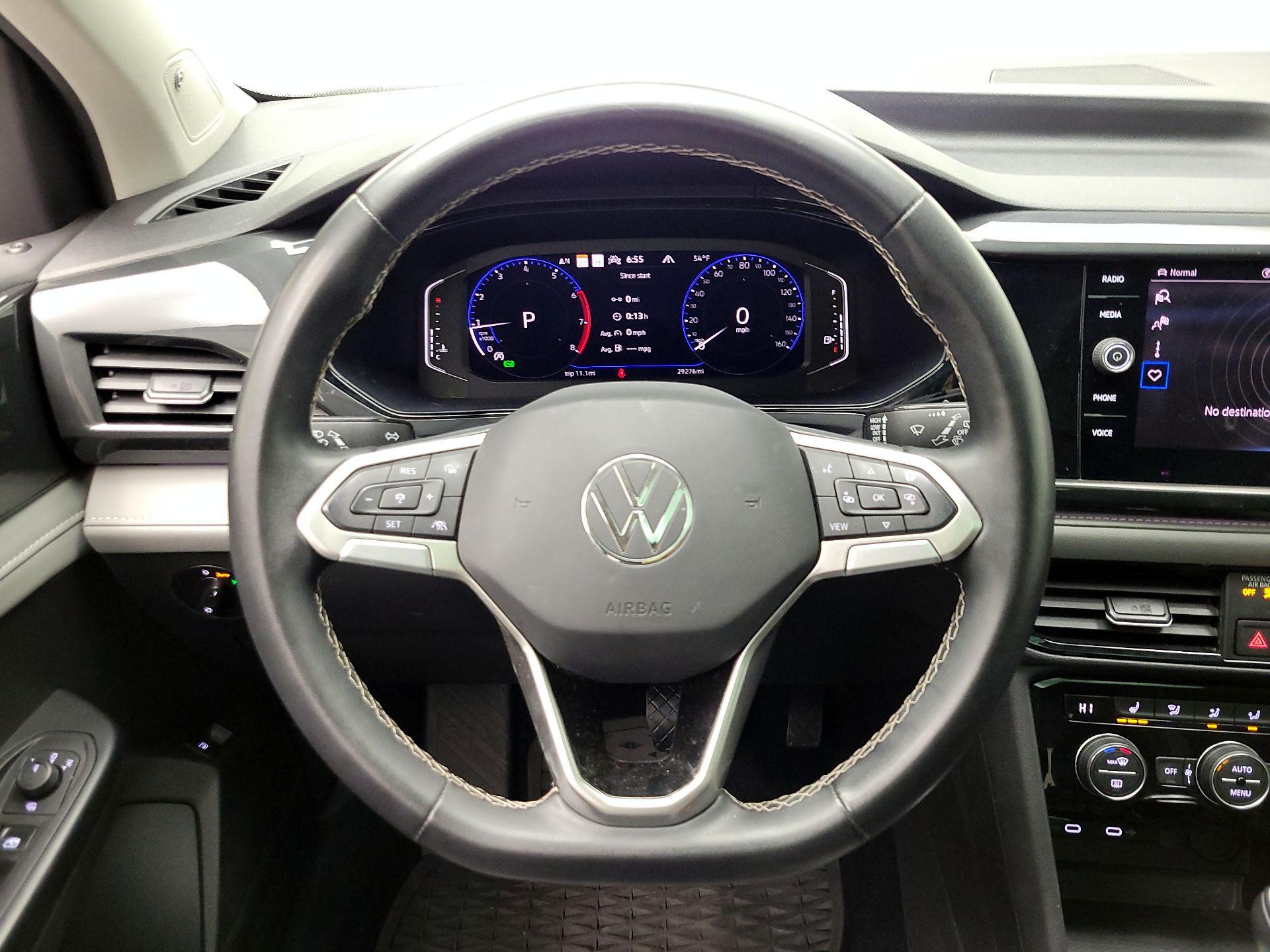 Thumbnail: 2022 Volkswagen Taos - 10