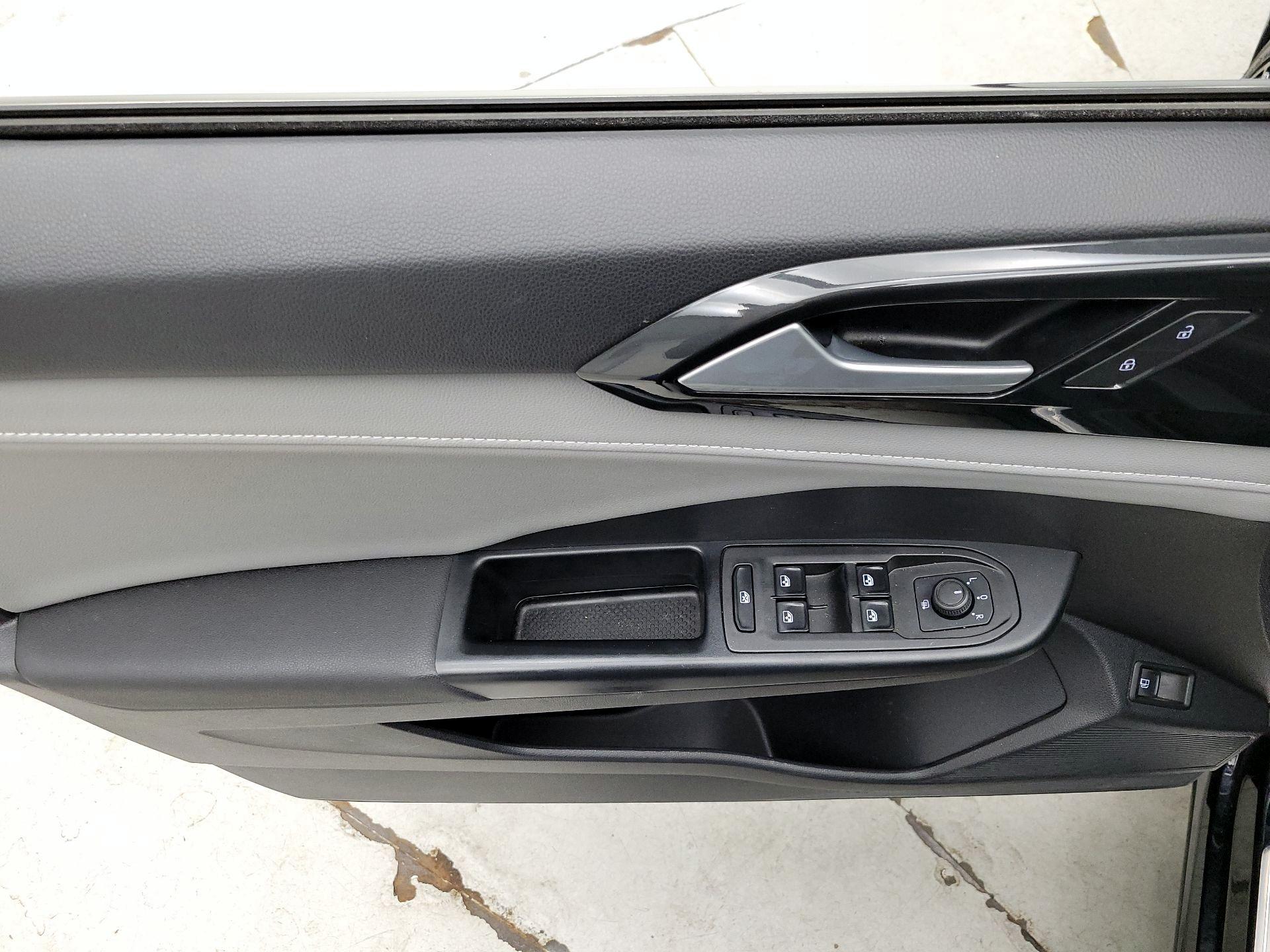 Thumbnail: 2022 Volkswagen Taos - 12