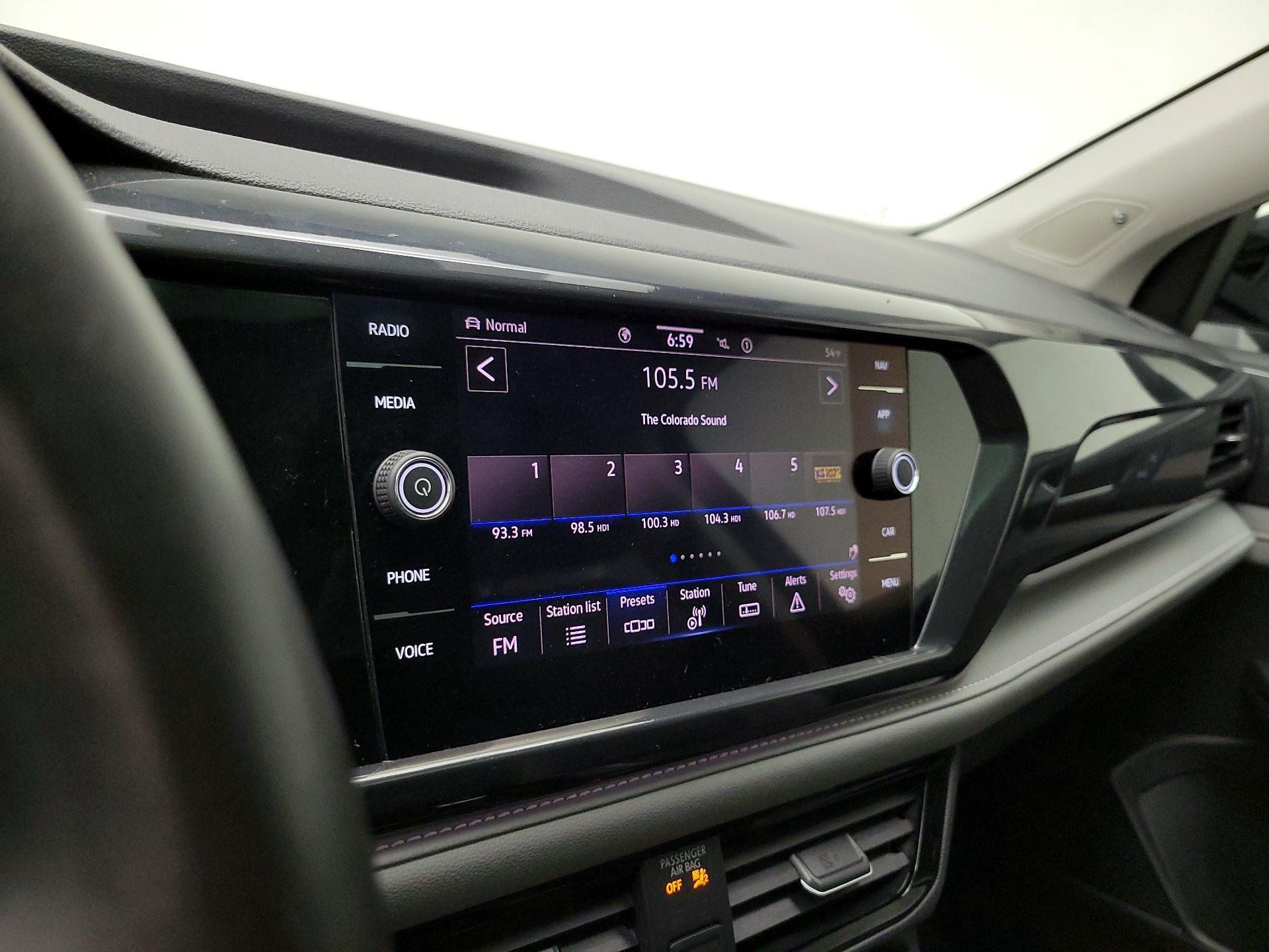 Thumbnail: 2022 Volkswagen Taos - 16