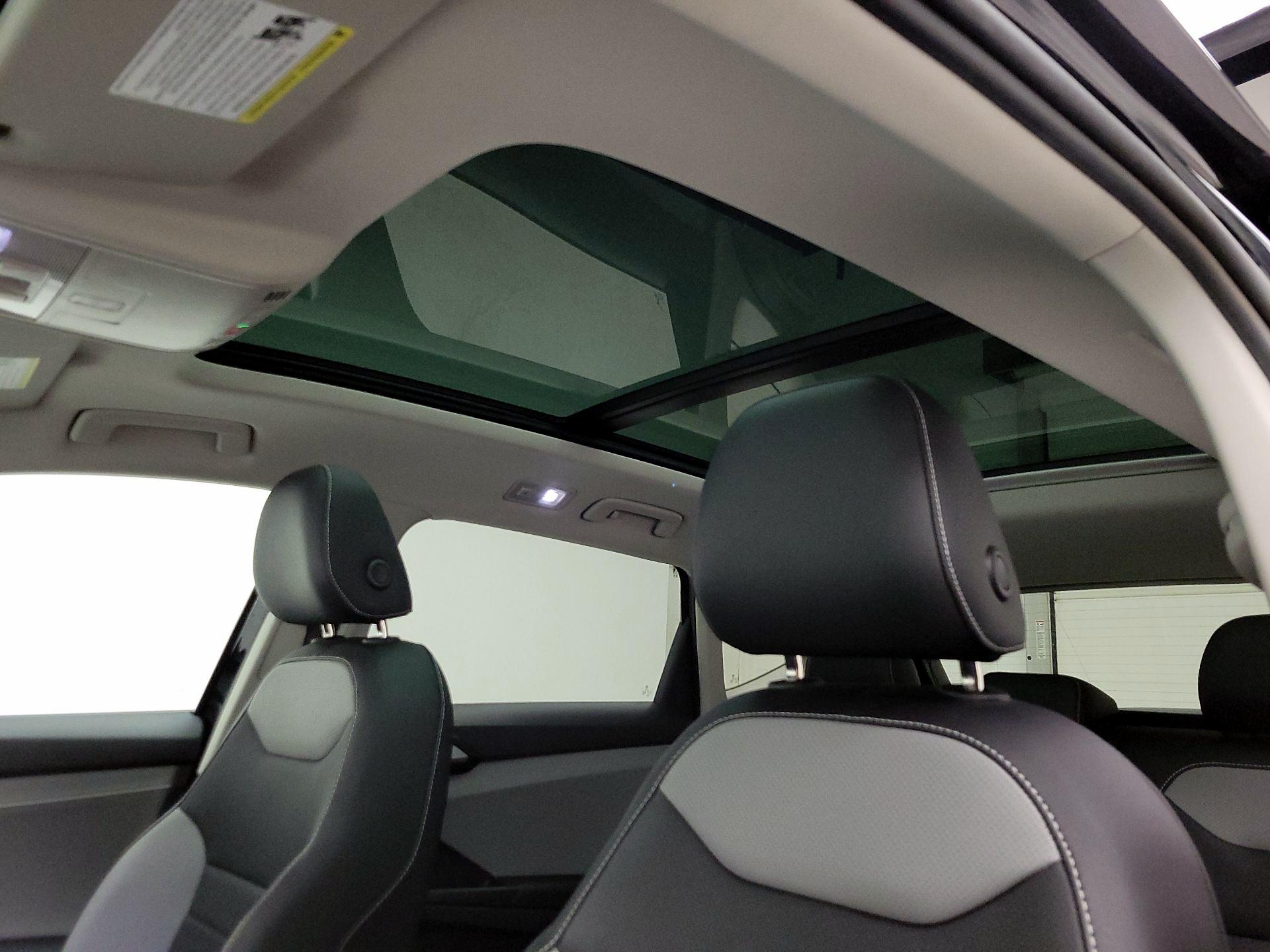 Thumbnail: 2022 Volkswagen Taos - 20