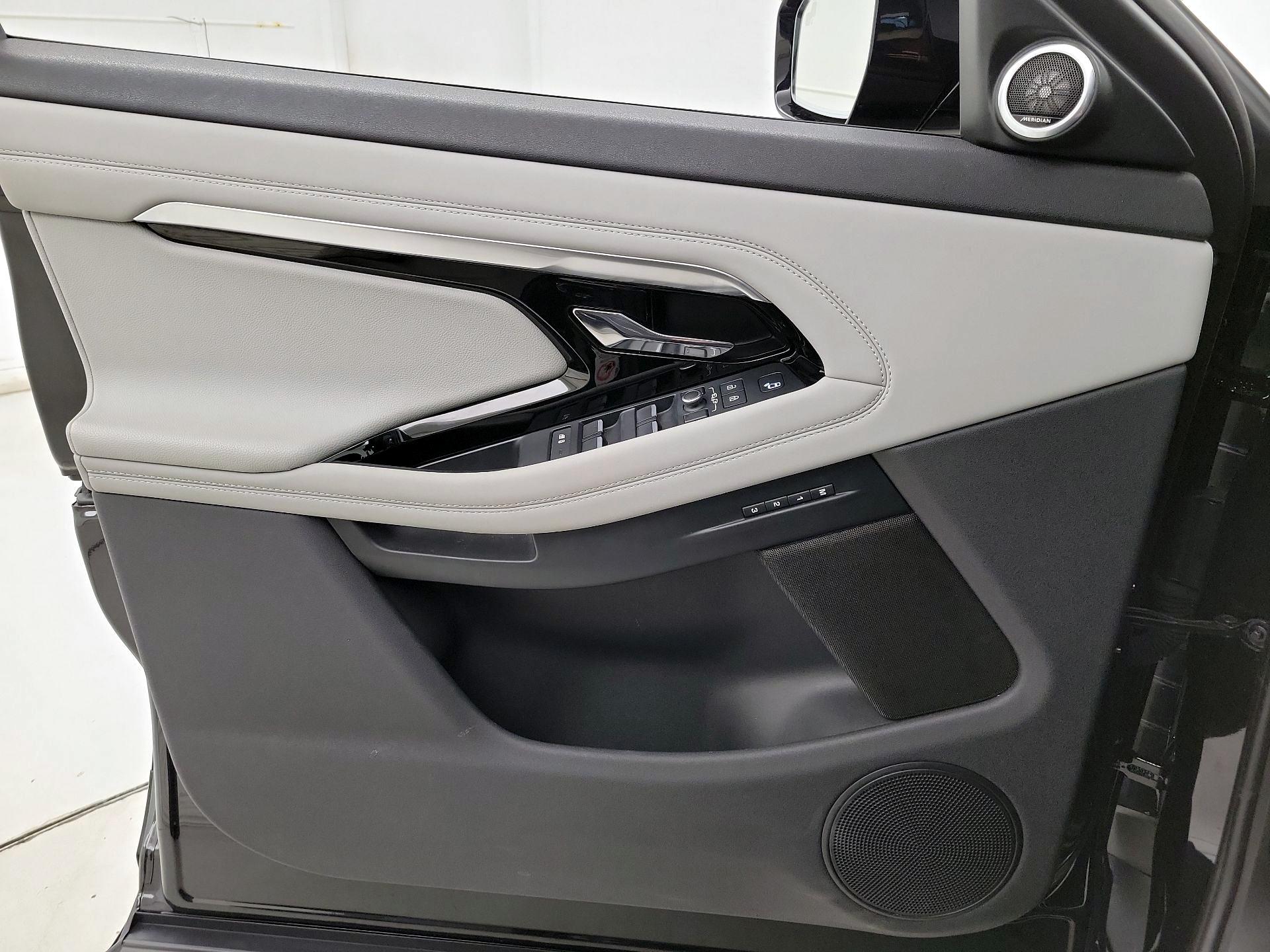Thumbnail: 2022 Land Rover Range Rover Evoque - 12