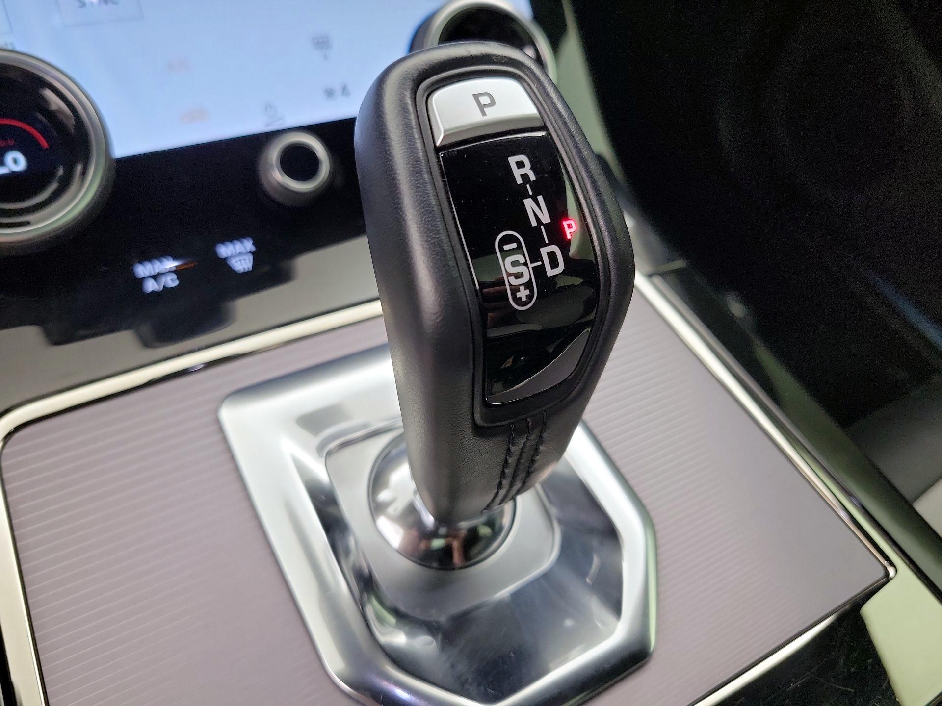 Thumbnail: 2022 Land Rover Range Rover Evoque - 18