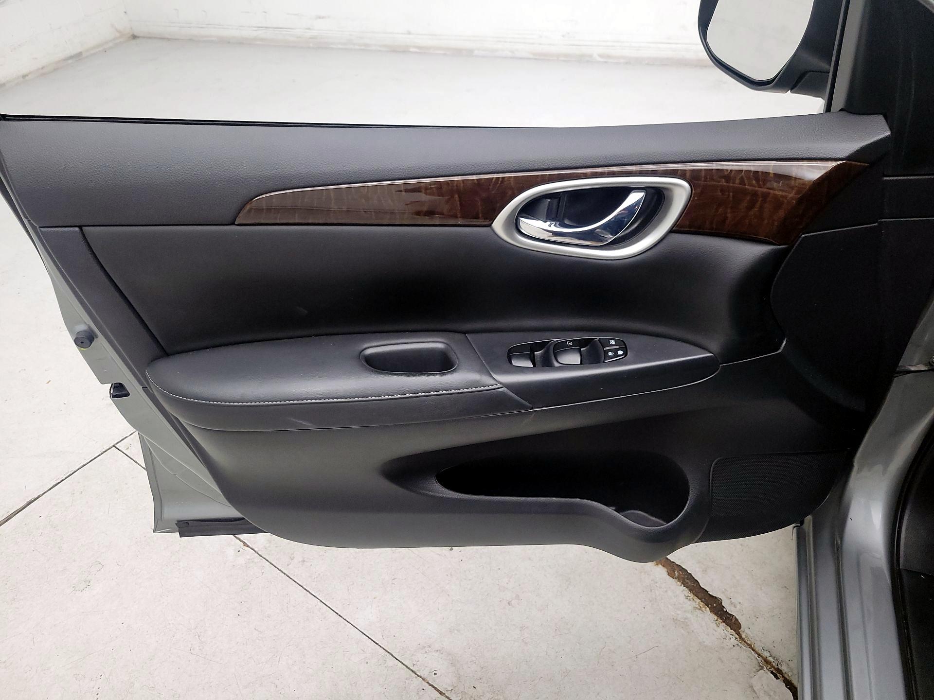 Thumbnail: 2014 Nissan Sentra - 12