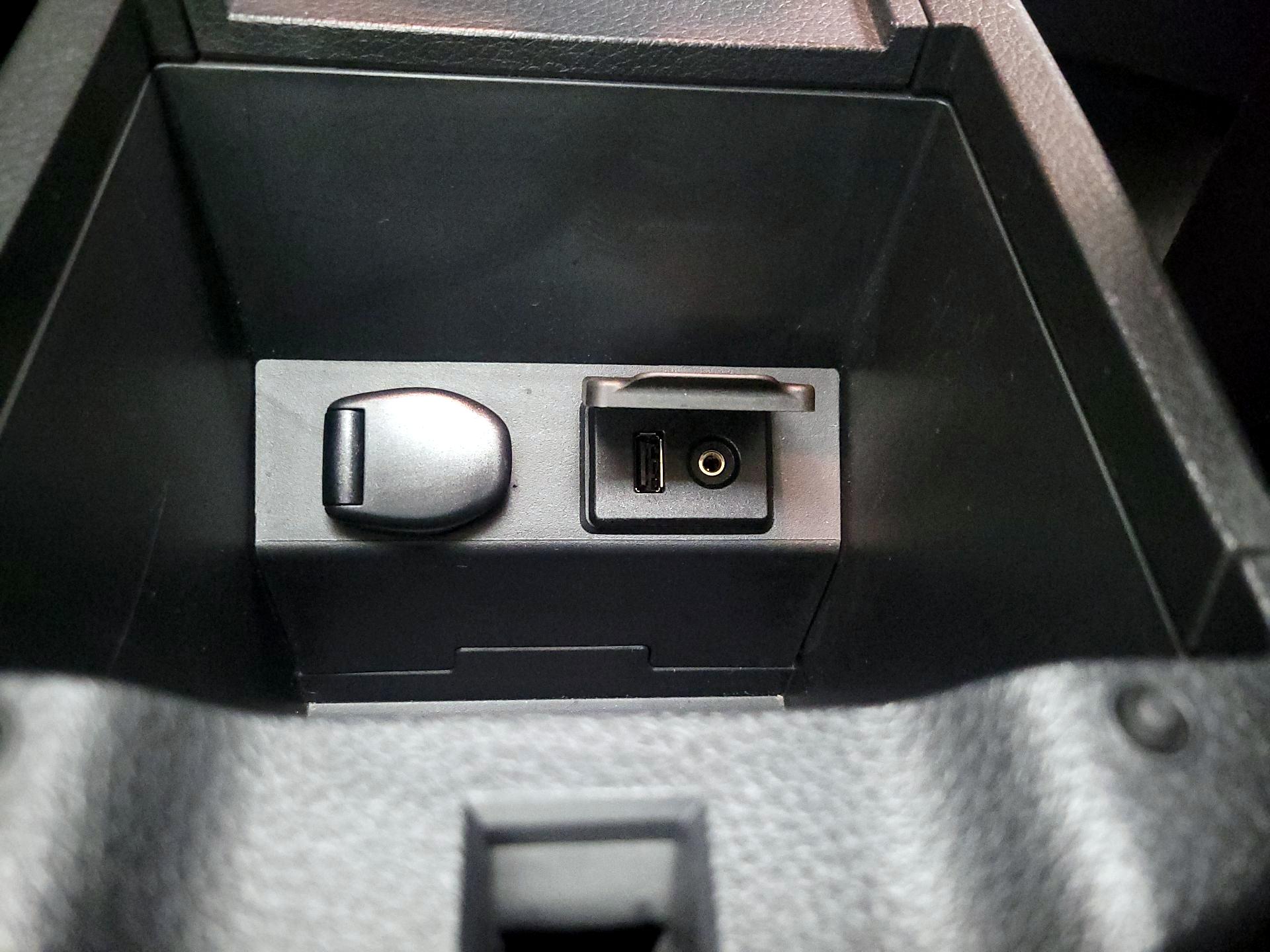 Thumbnail: 2014 Nissan Sentra - 19