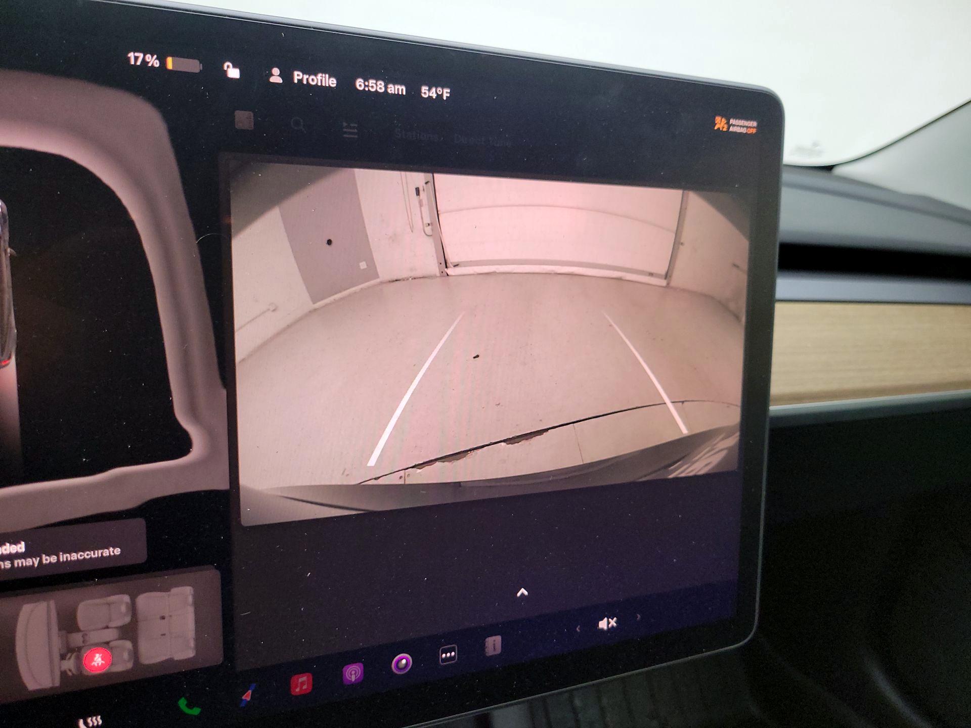 Thumbnail: 2022 Tesla Model 3 - 15