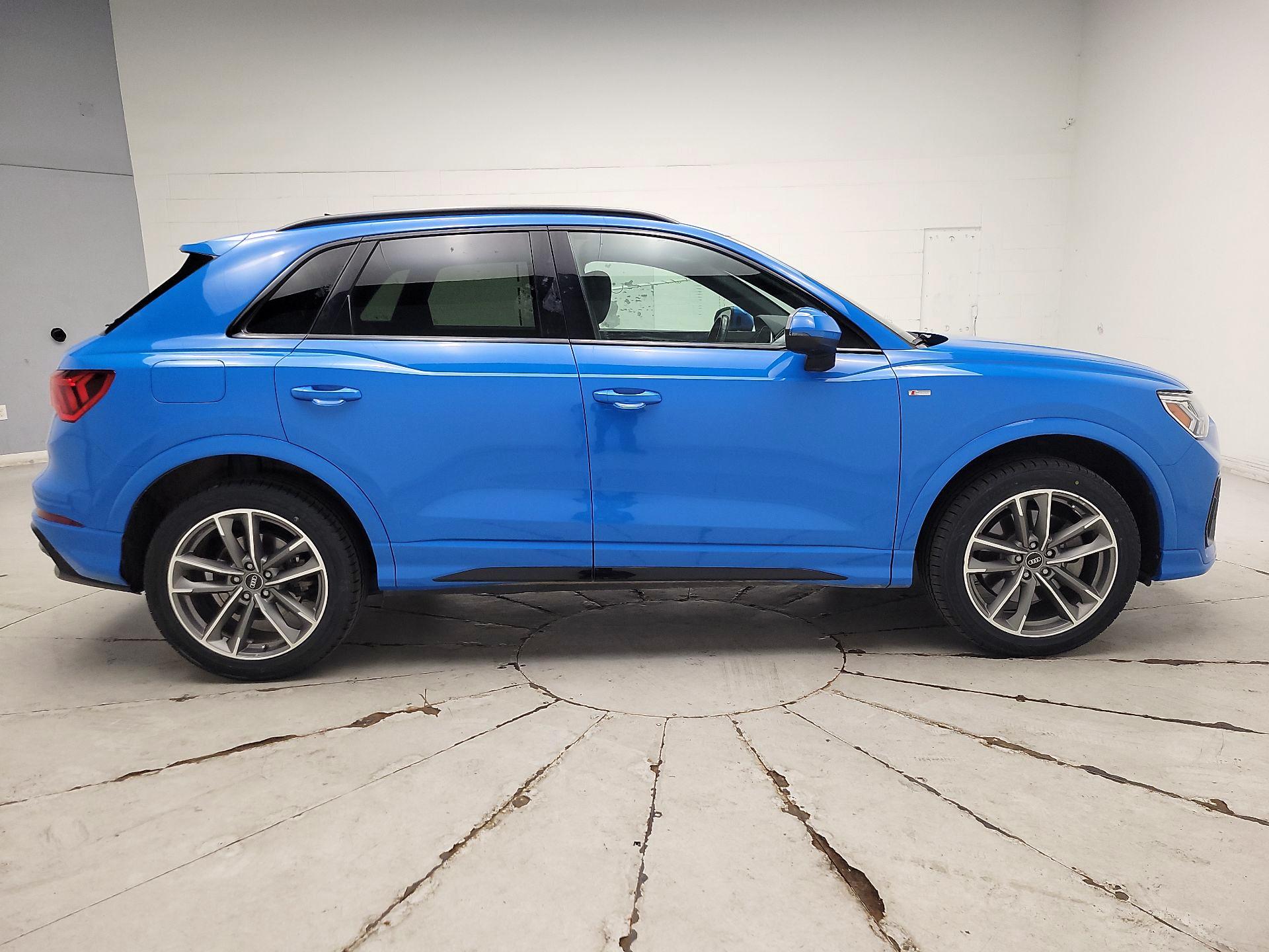 Thumbnail: 2022 Audi Q3 - 4