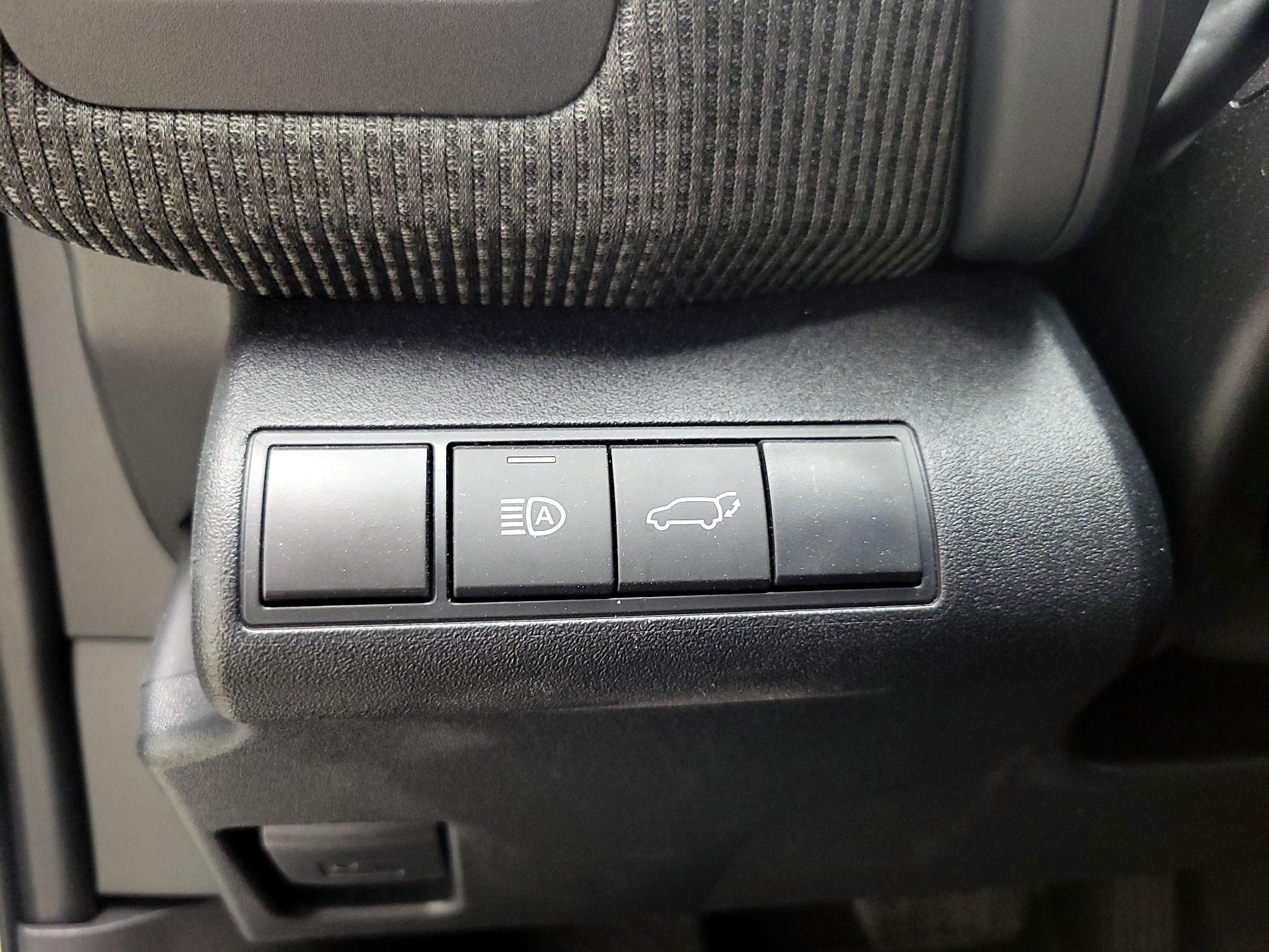 Thumbnail: 2024 Toyota bZ4X - 11