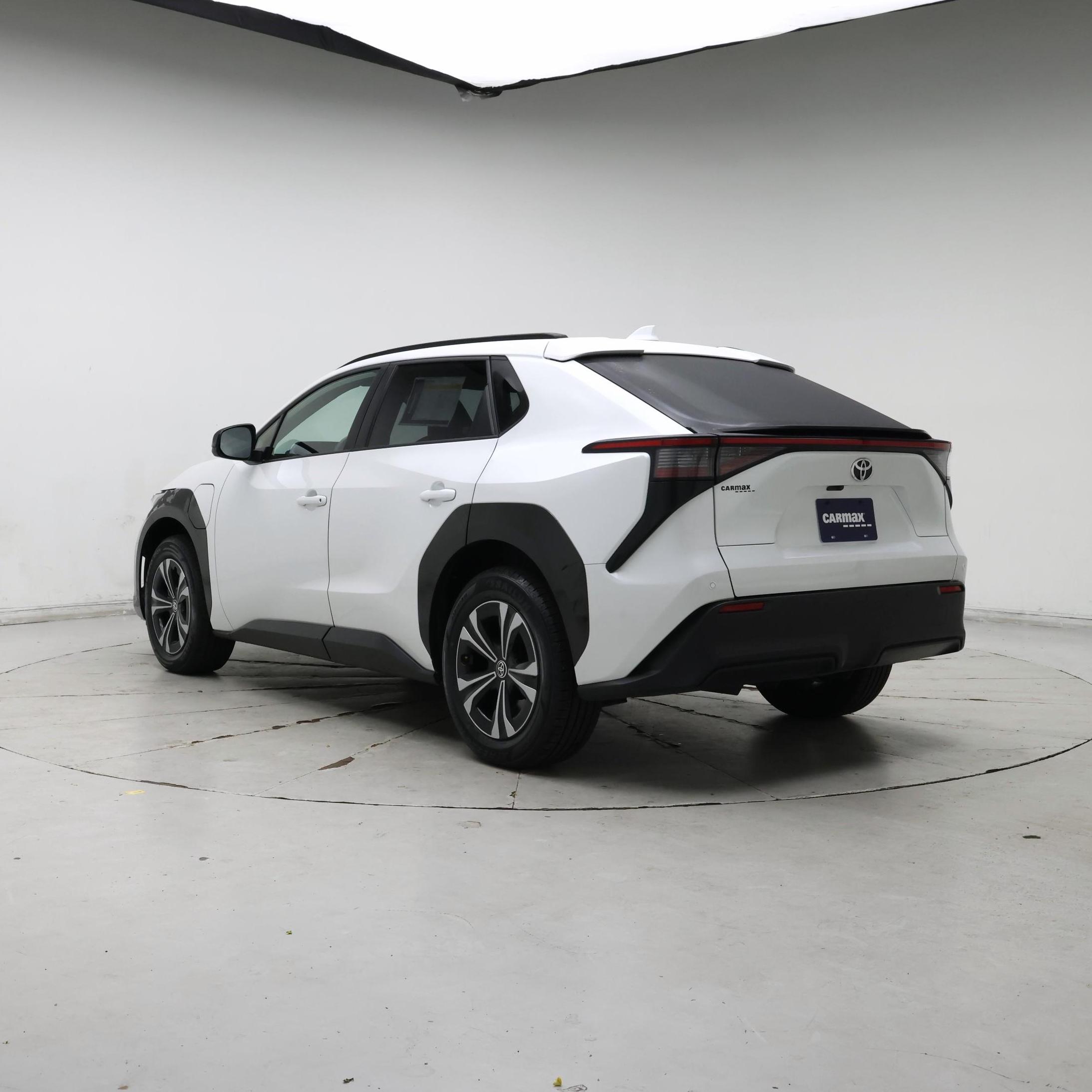 Thumbnail: 2024 Toyota bZ4X - 2