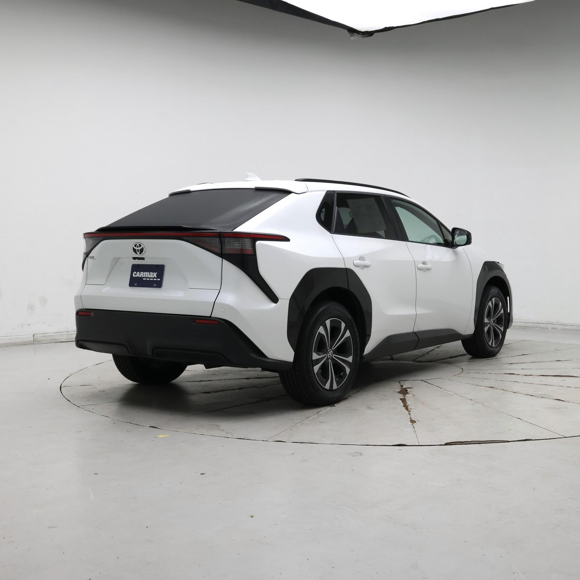 Thumbnail: 2024 Toyota bZ4X - 8