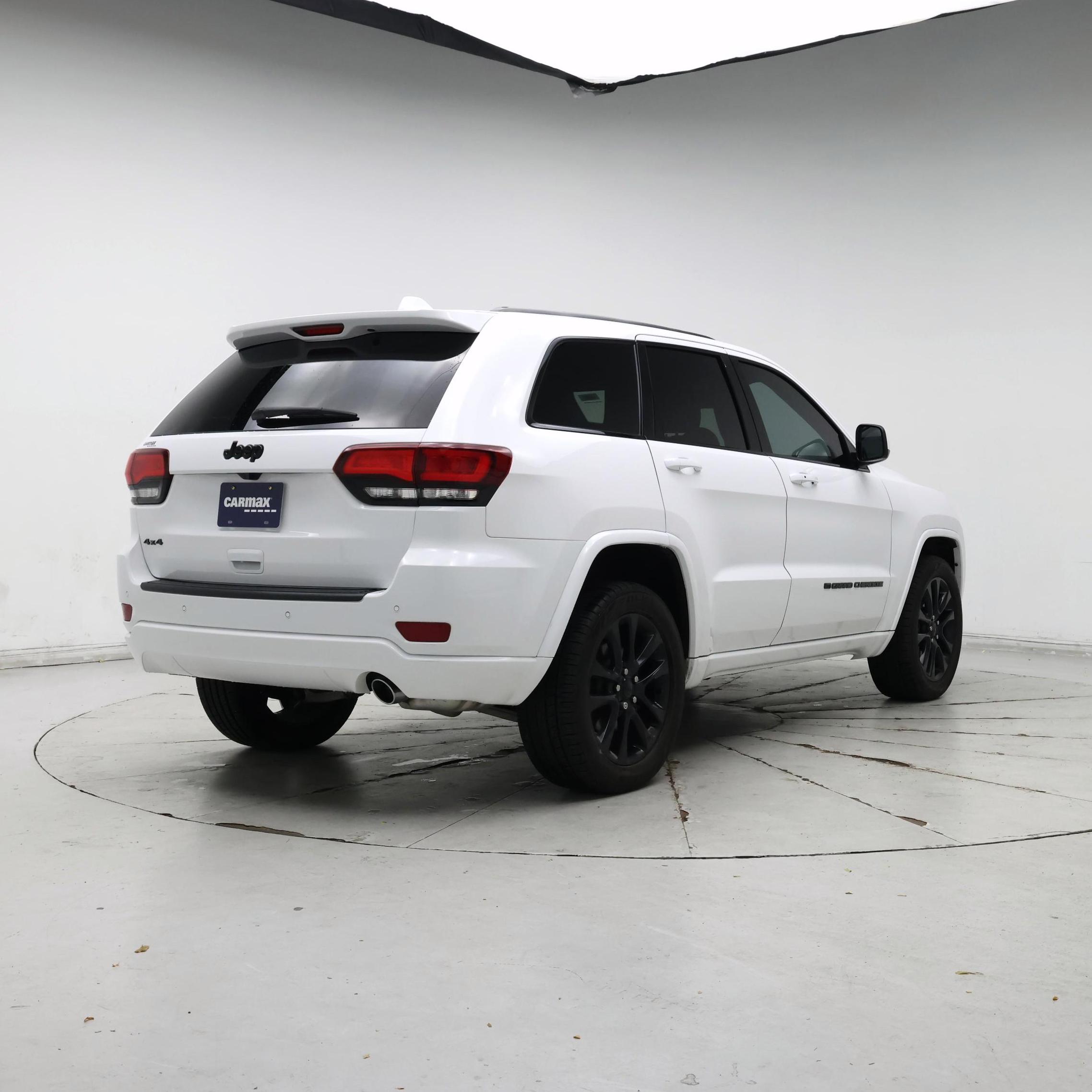 Thumbnail: 2022 Jeep Grand Cherokee - 8