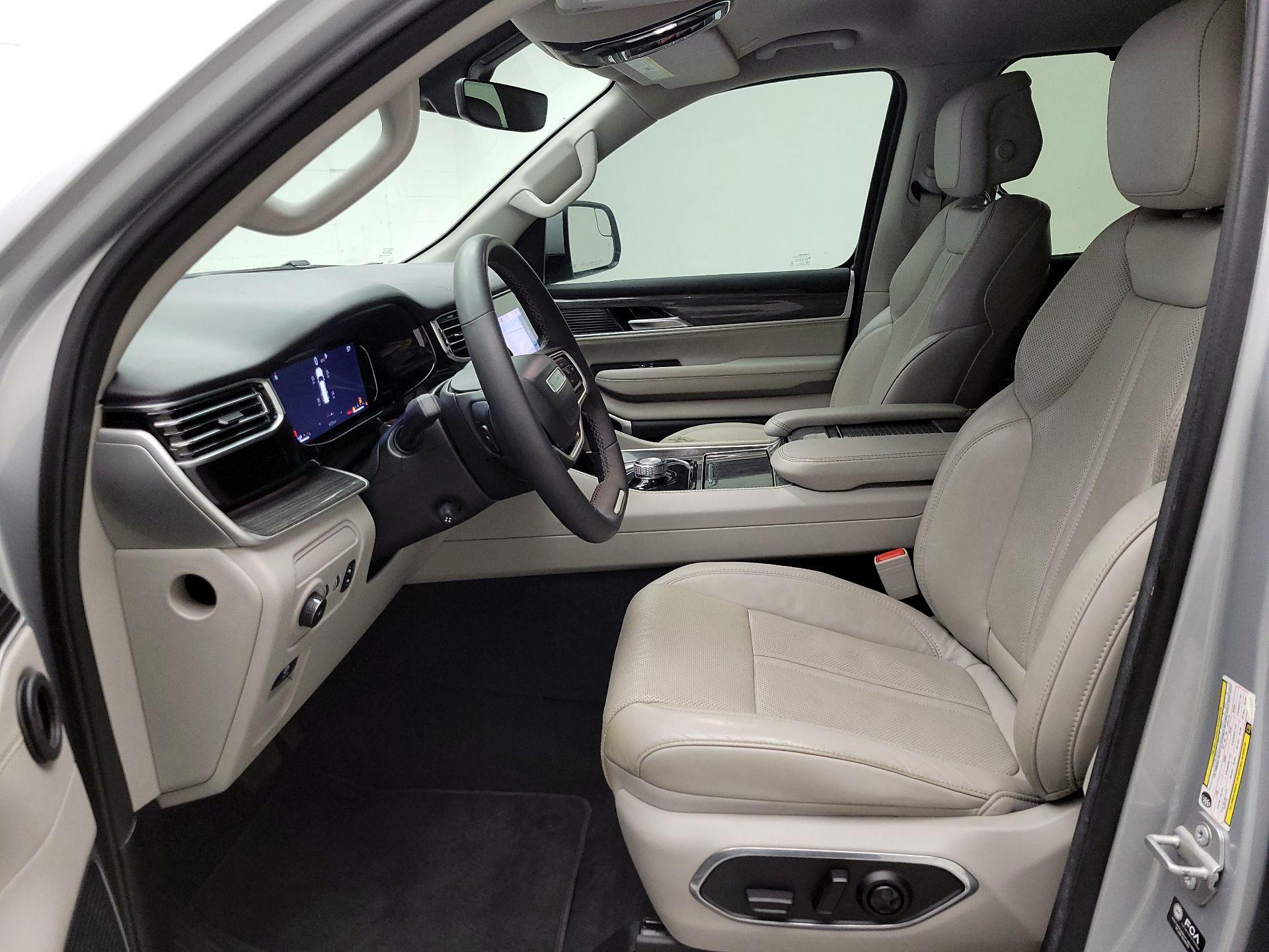 Thumbnail: 2022 Jeep Wagoneer - 9