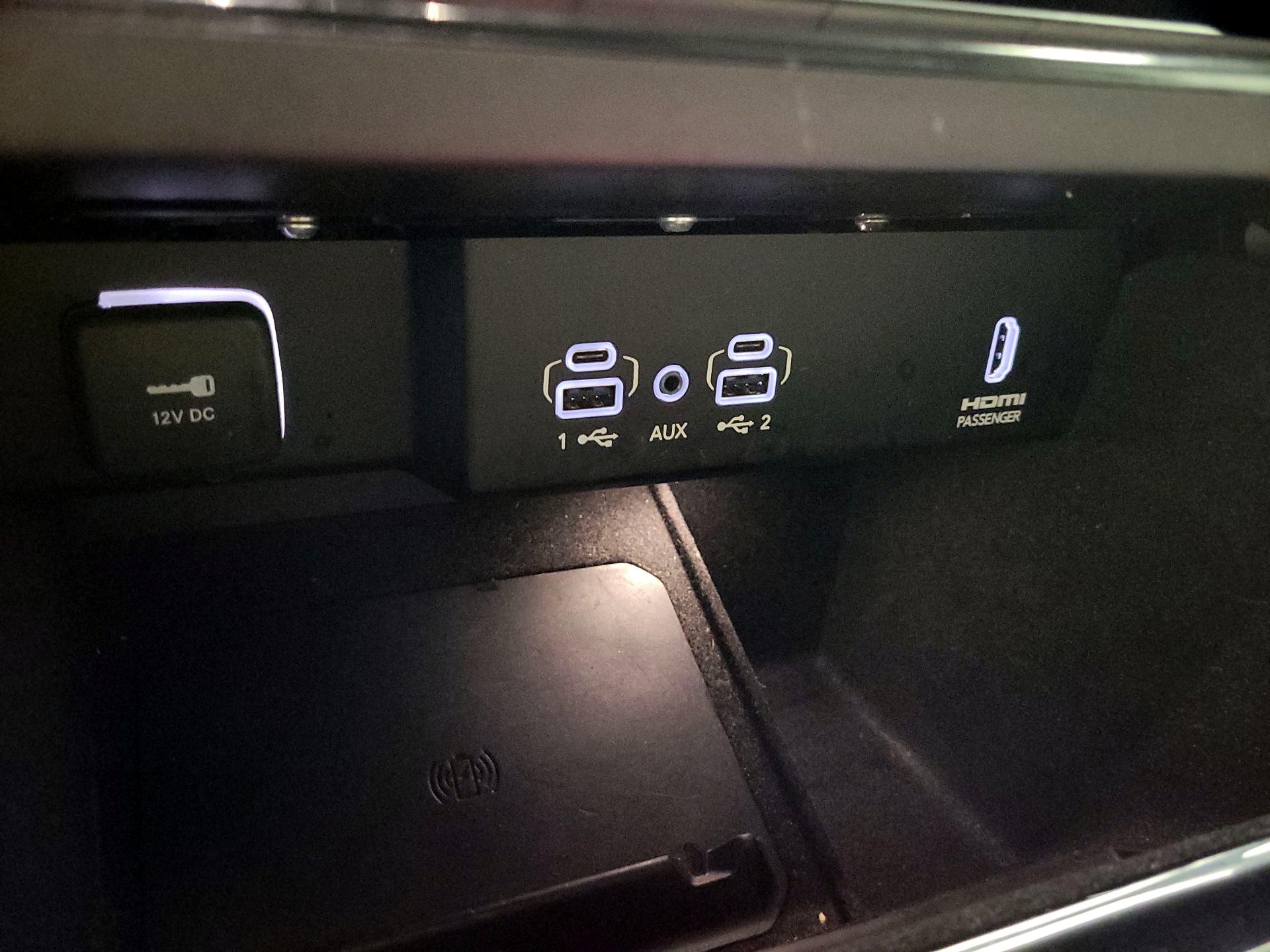 Thumbnail: 2022 Jeep Wagoneer - 17