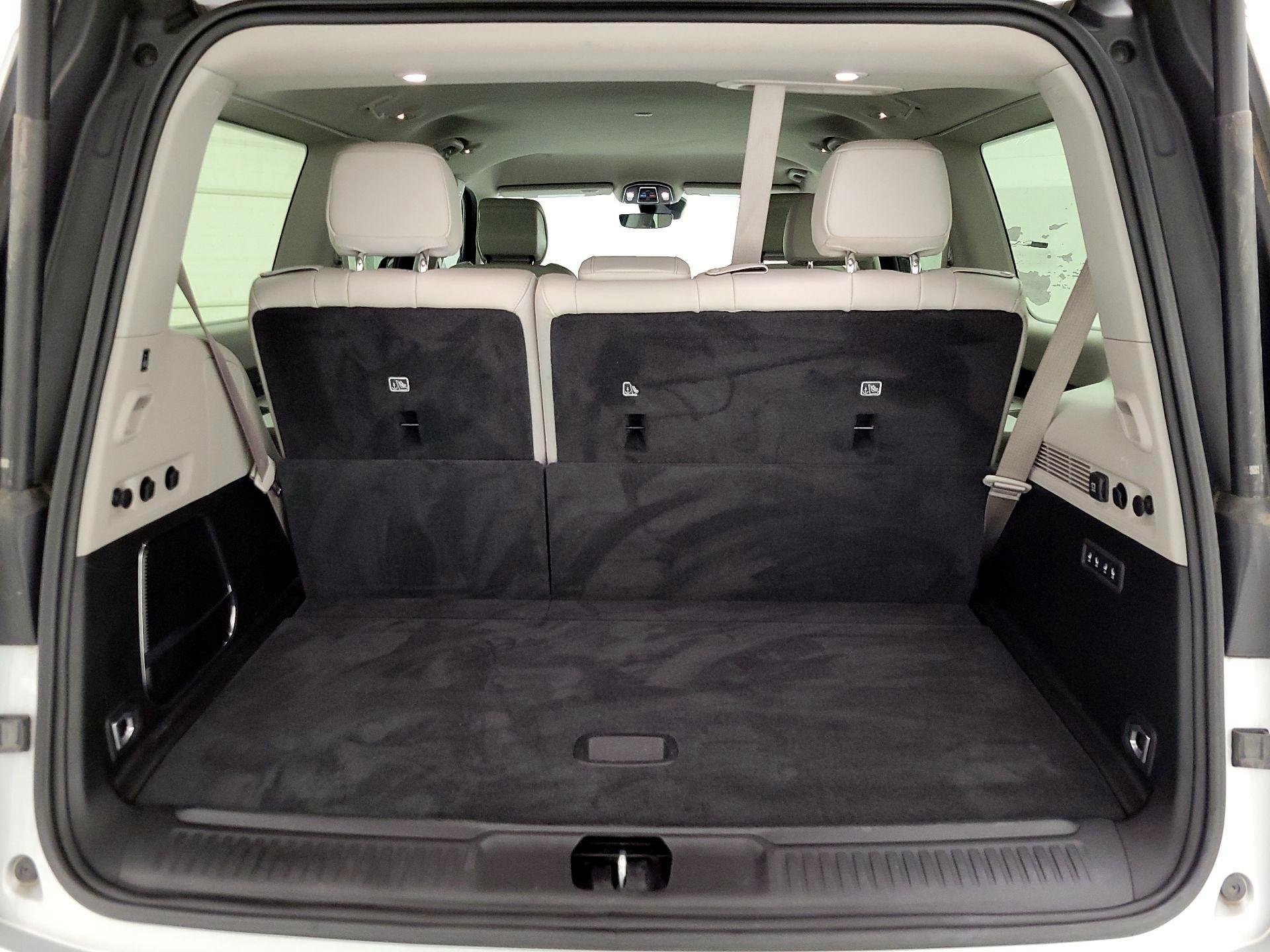 Thumbnail: 2022 Jeep Wagoneer - 20