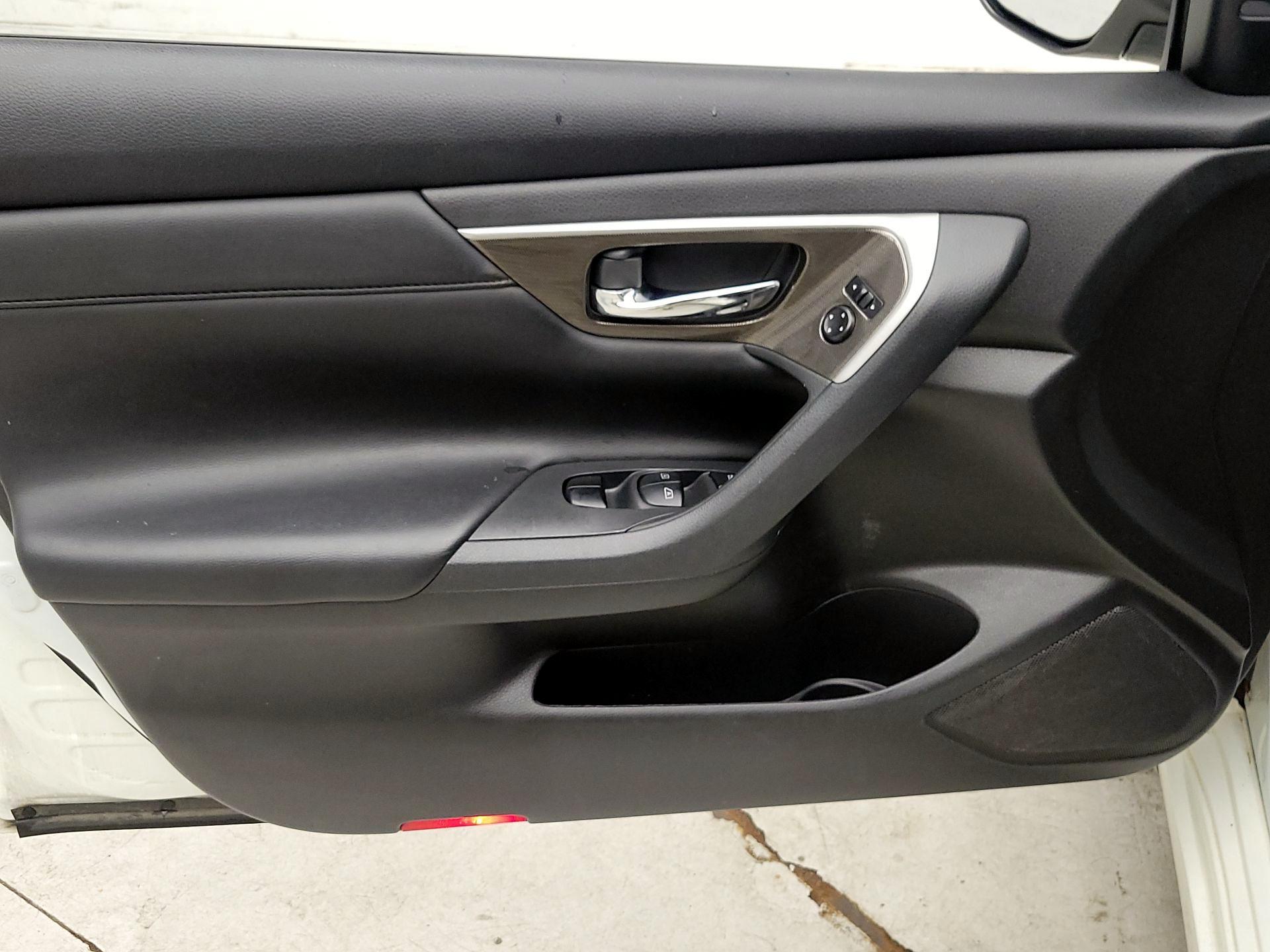 Thumbnail: 2014 Nissan Altima - 12
