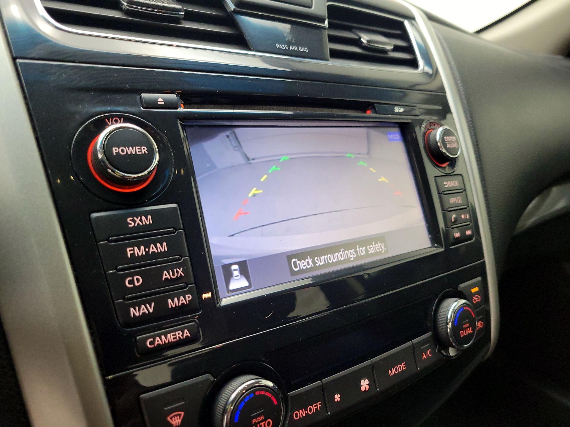 Thumbnail: 2014 Nissan Altima - 15
