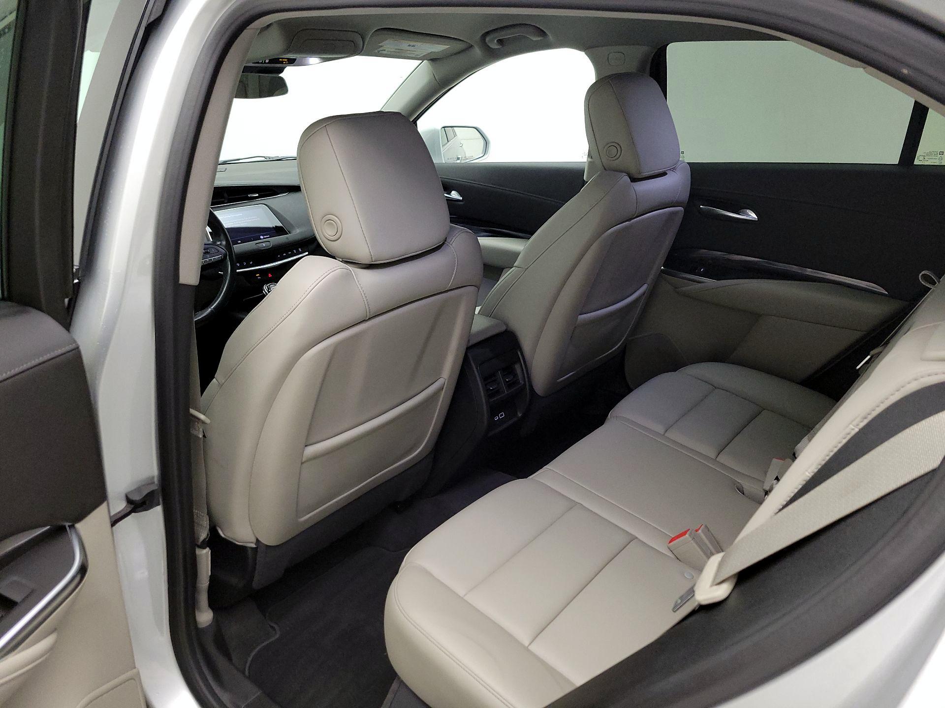 Thumbnail: 2020 Cadillac XT4 - 20