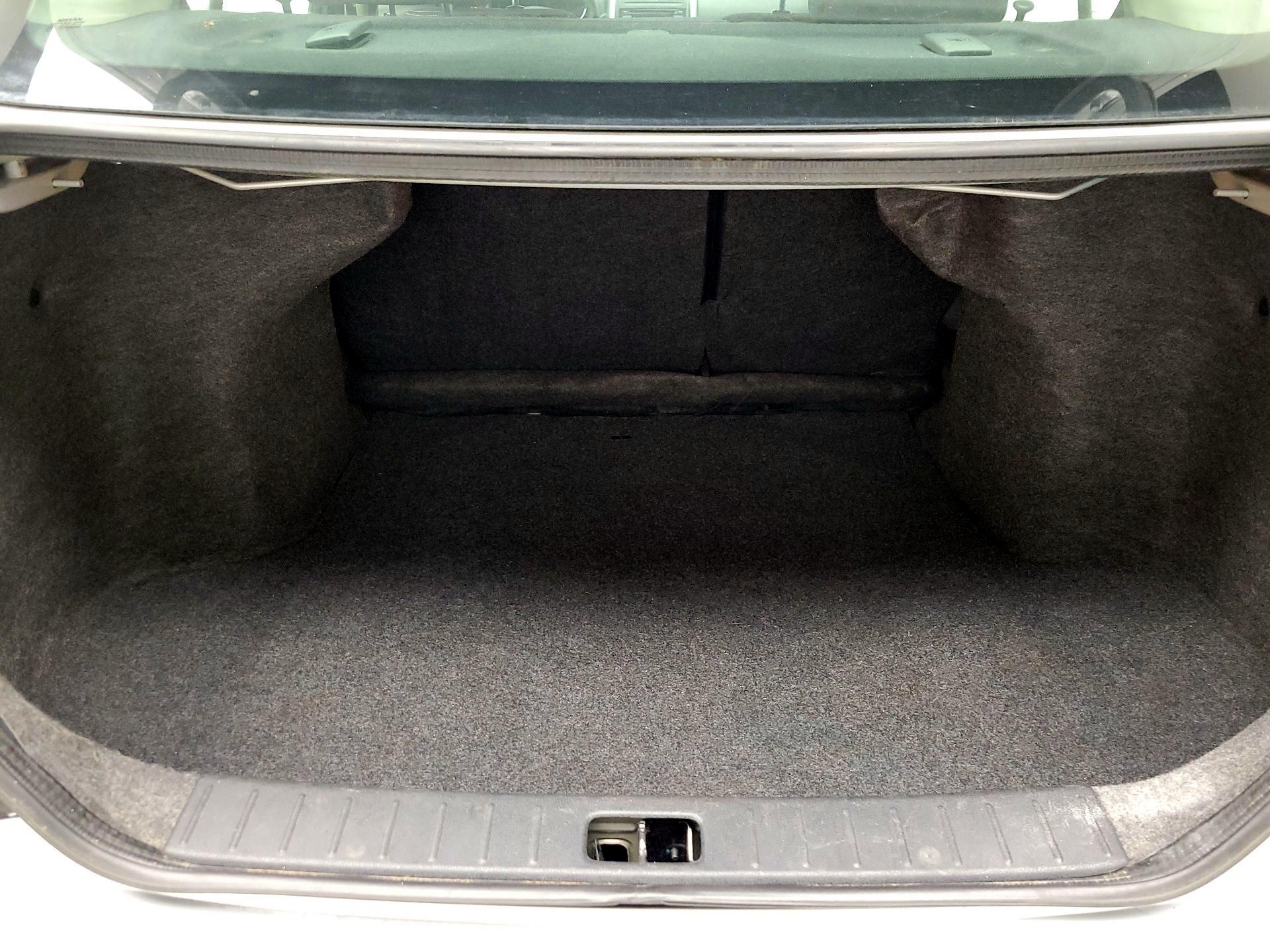 Thumbnail: 2016 Nissan Versa - 18