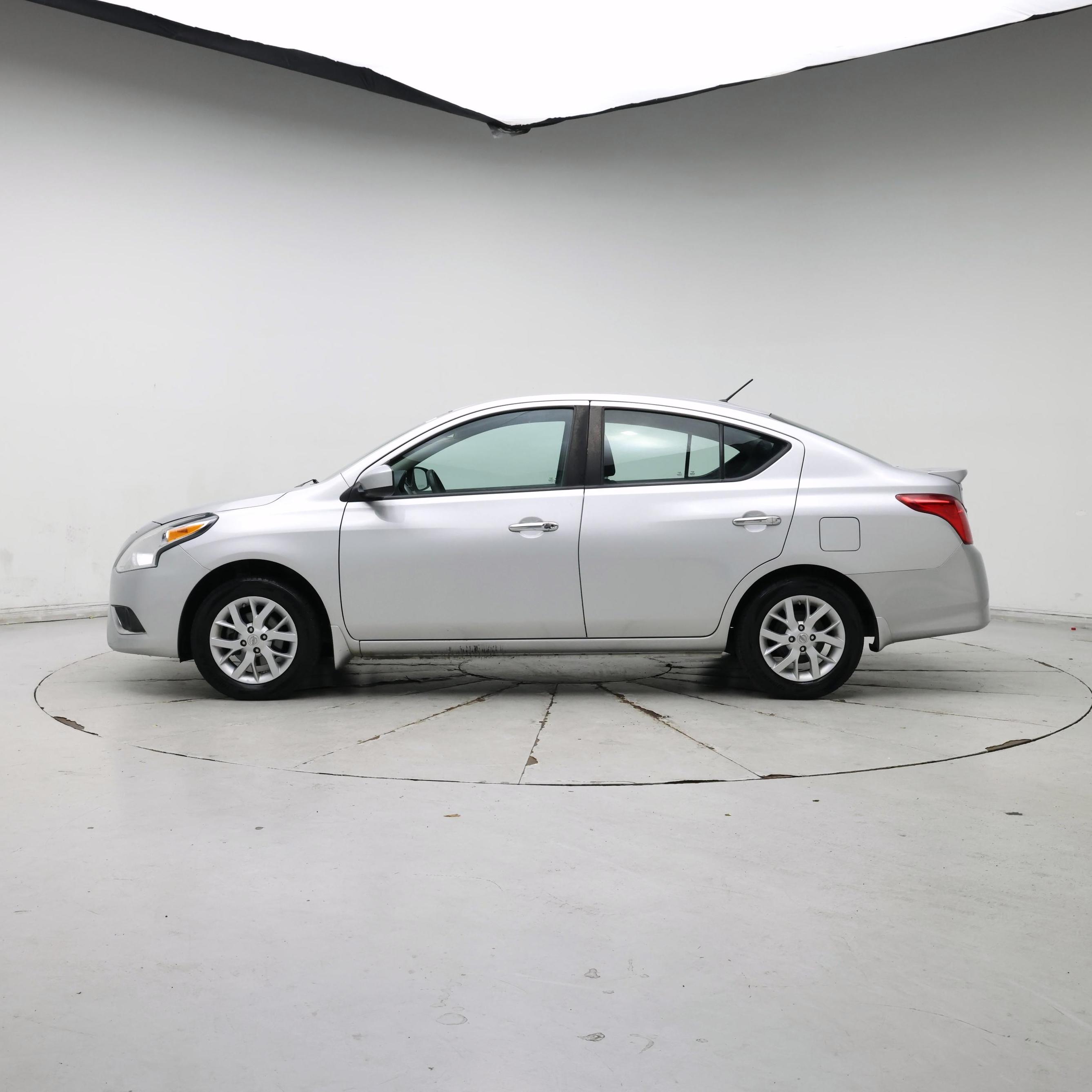 Thumbnail: 2016 Nissan Versa - 3